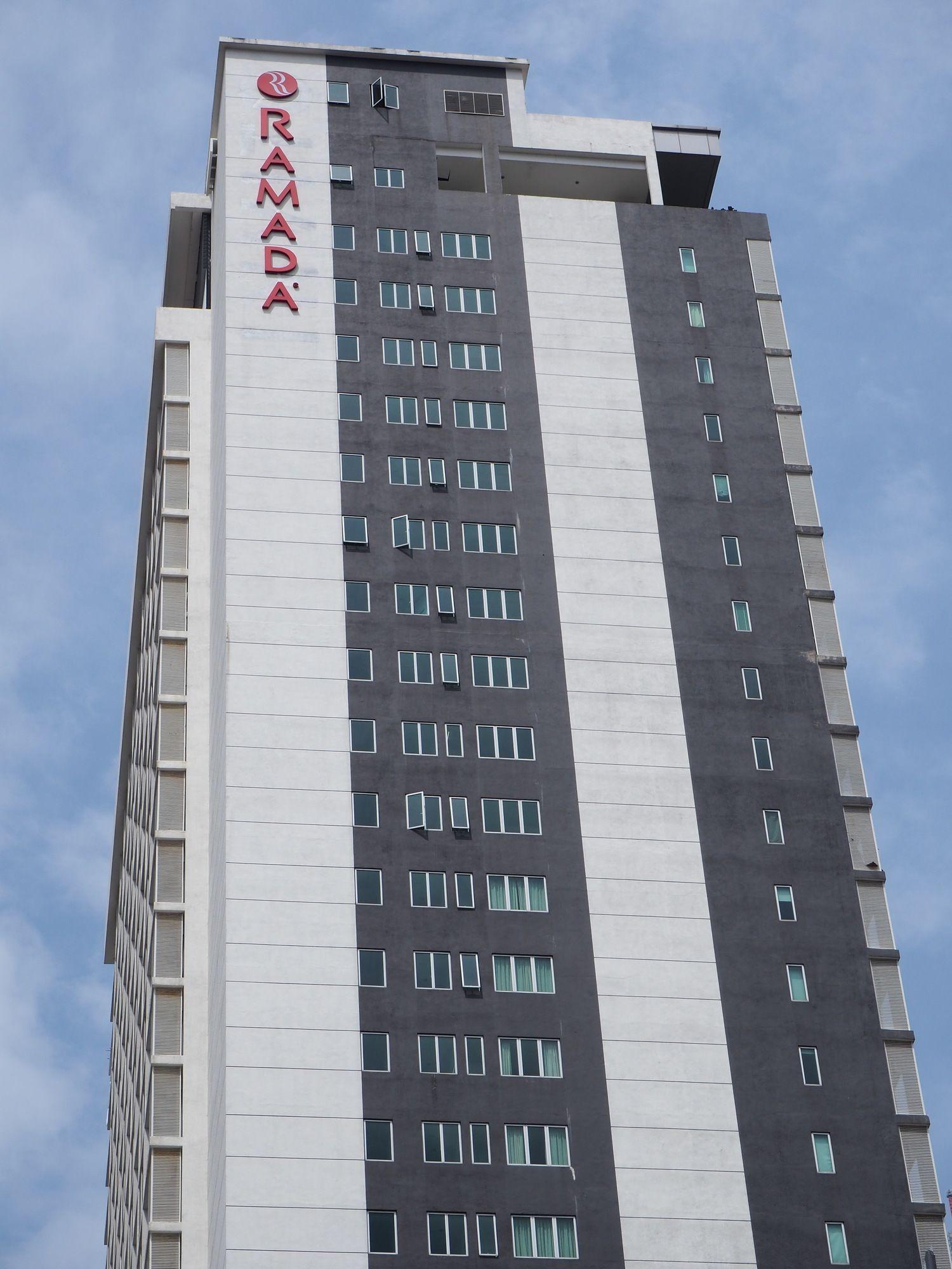 Vista Exterior Ramada Suites Kuala Lumpur City Centre