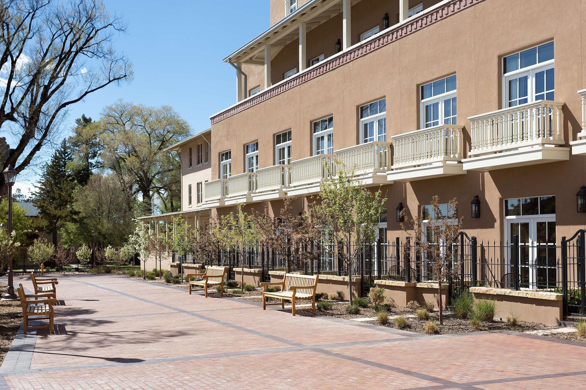 Vista Exterior Drury Plaza Hotel in Santa Fe