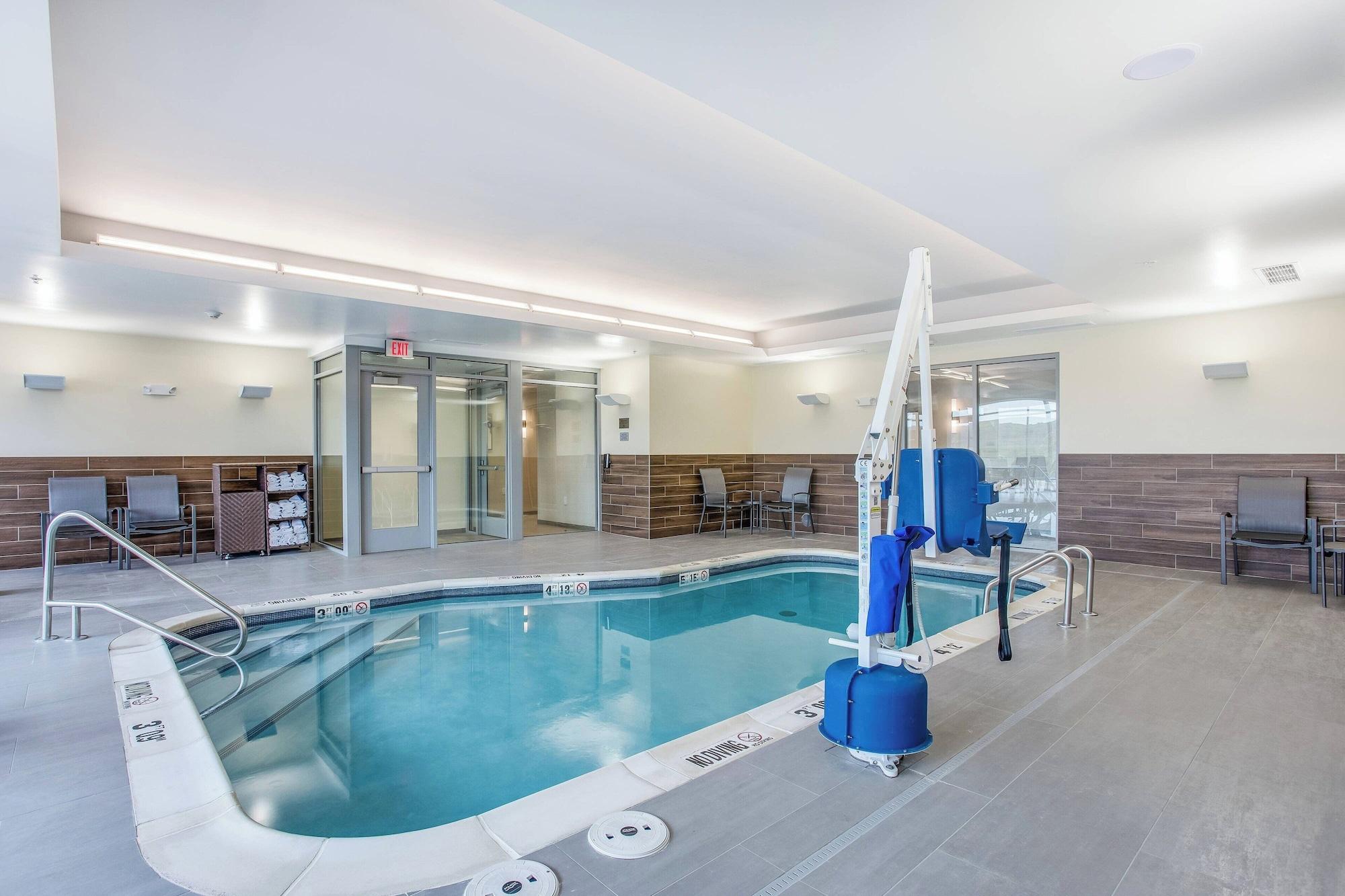 Vista Piscina Fairfield Inn & Suites by Marriott Rolla
