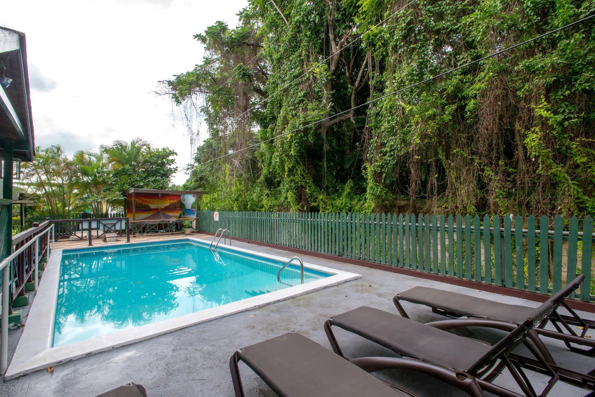 Spa Pineapple Court Hotel