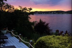 Alquiler Vacacional - Direct Waterfront Home~Panoramic Views & Hot Tub on Candlewood Lake~Aug Discount