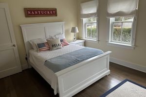 Alquiler Vacacional - Highly desirable Cliff Road - walk to Town and Steps Beach!