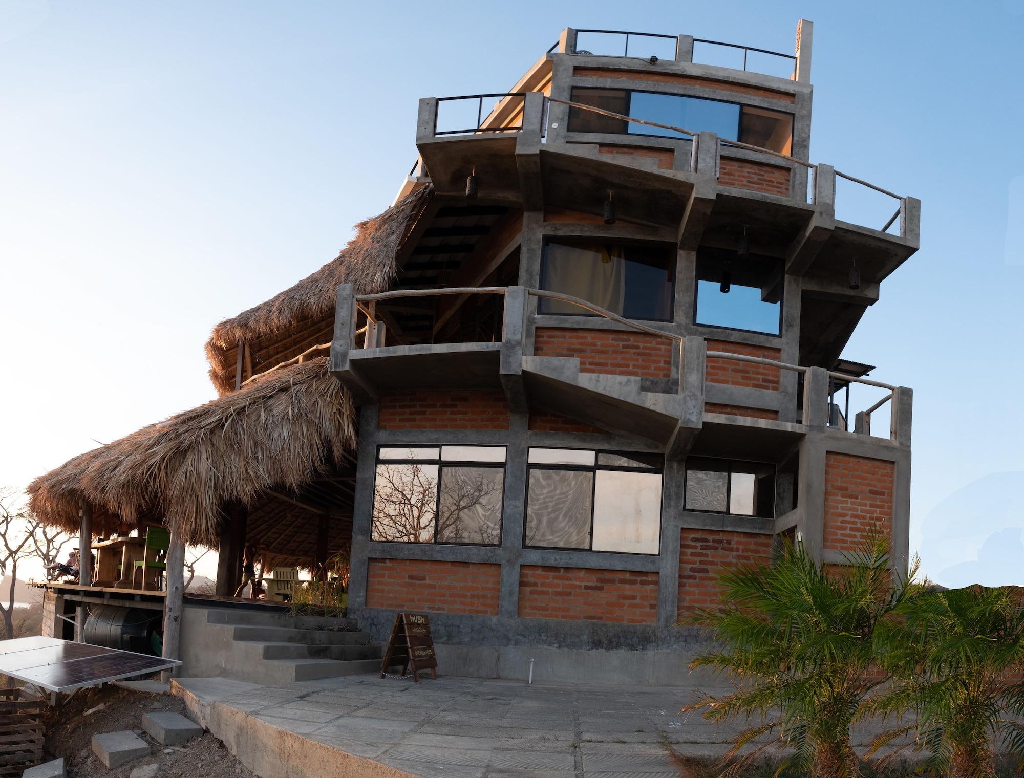 Vista Exterior Hush Maderas