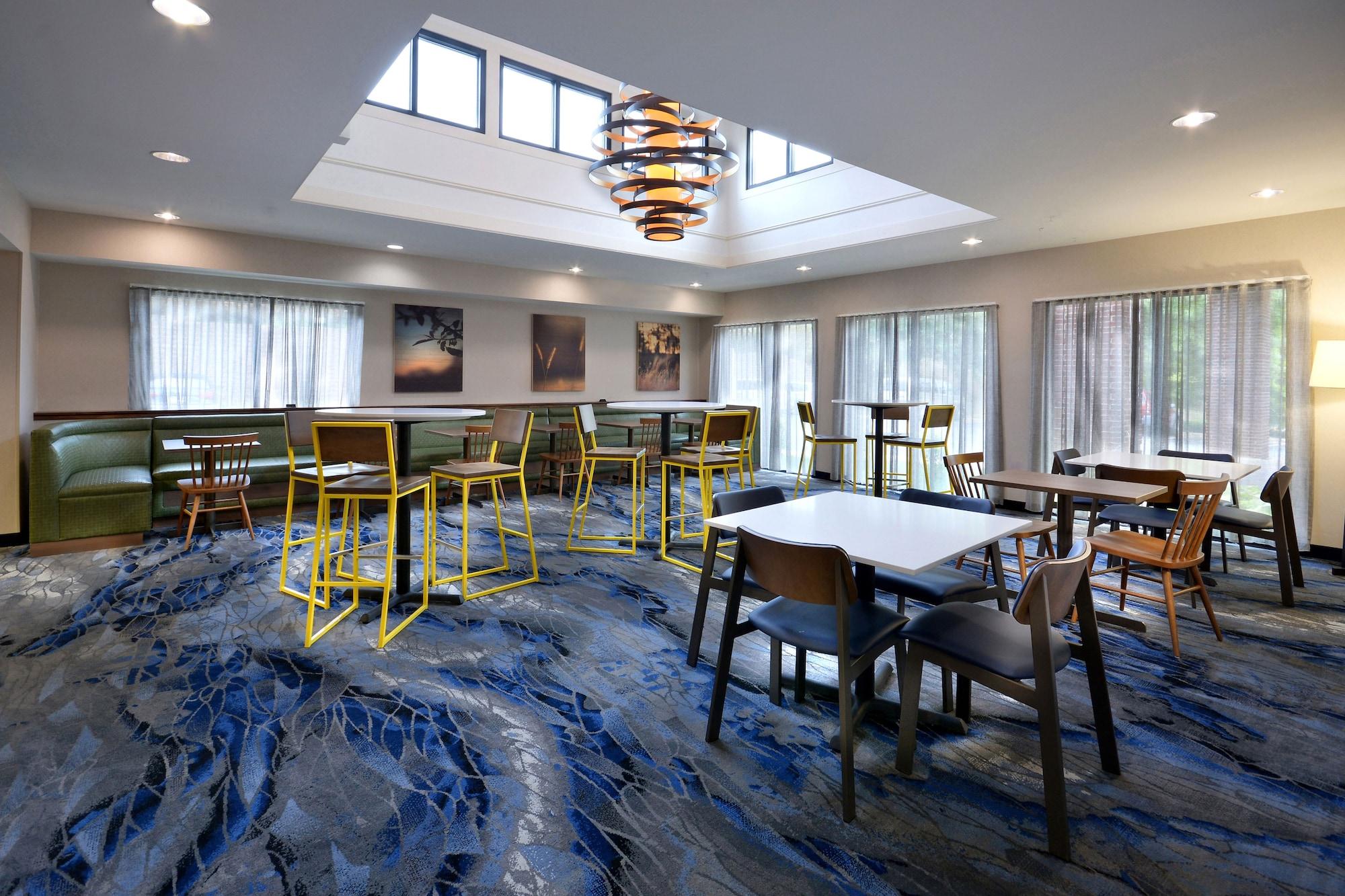 Restaurant Fairfield Inn & Suites by Marriott Charlottesville North