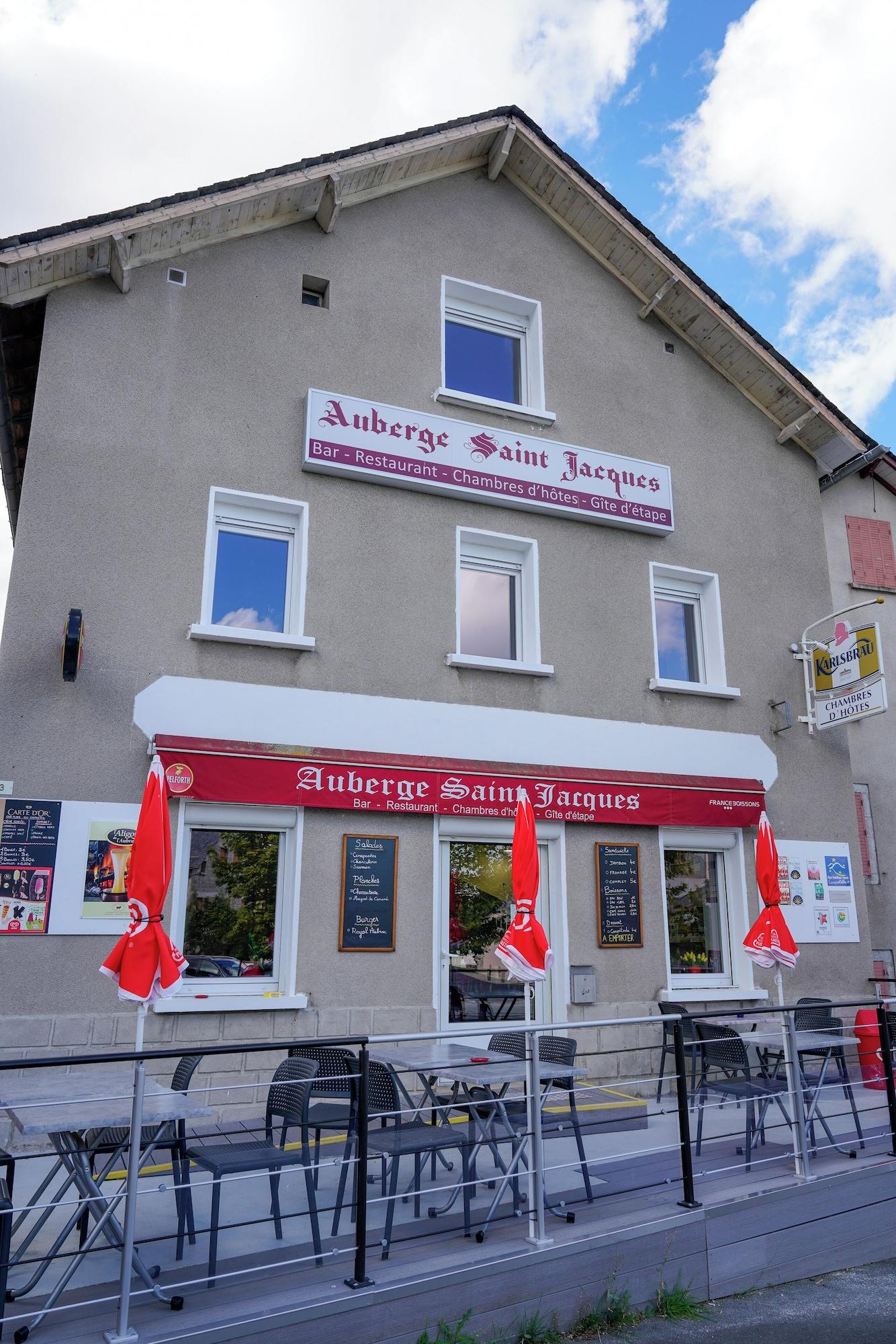 Varios Auberge Saint Jacques