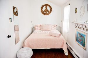 Alquiler Vacacional - A serene bungalow just one block from the beach