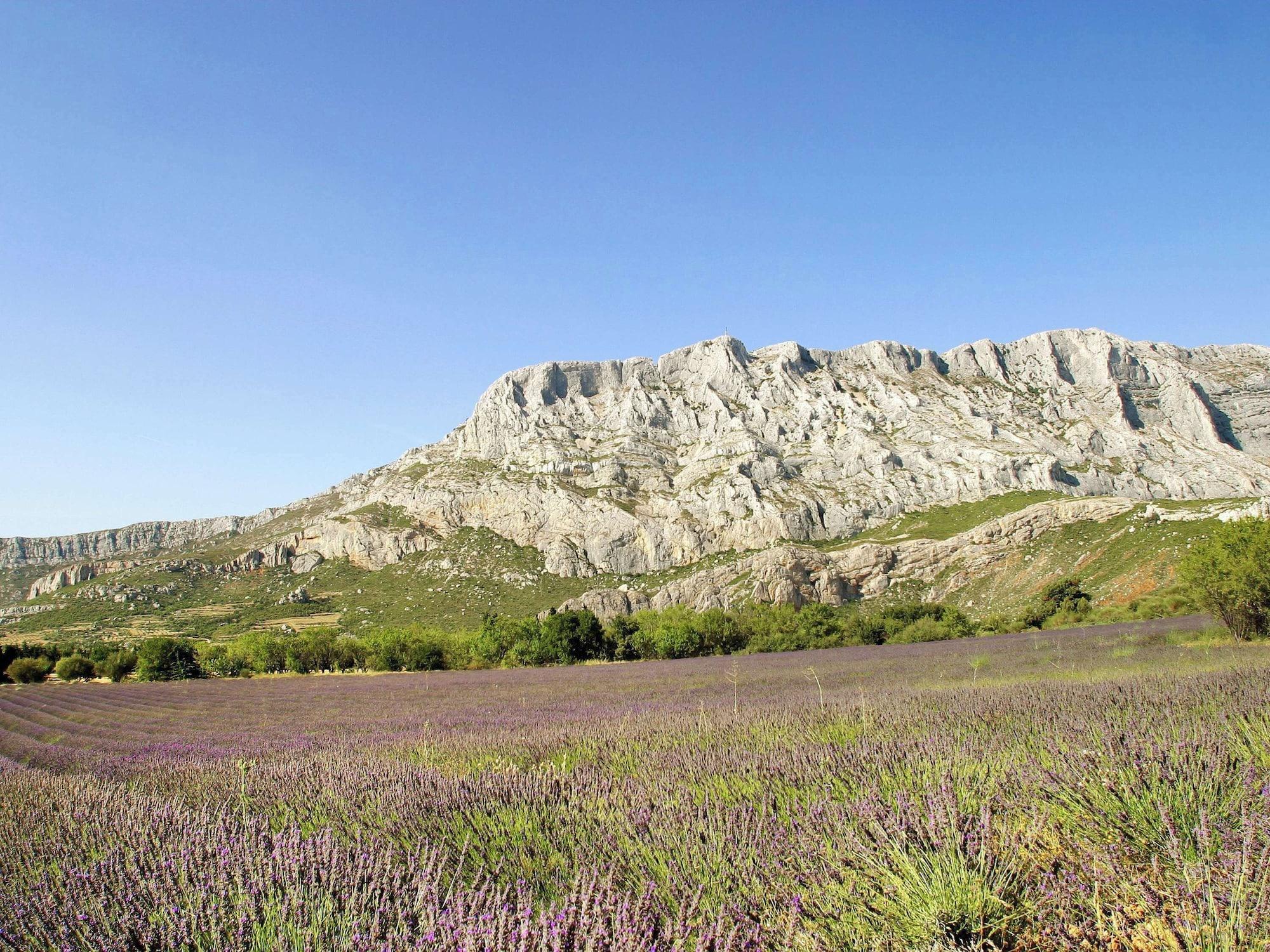 Varios hotelF1 Aix en Provence Sainte Victoire Hotel