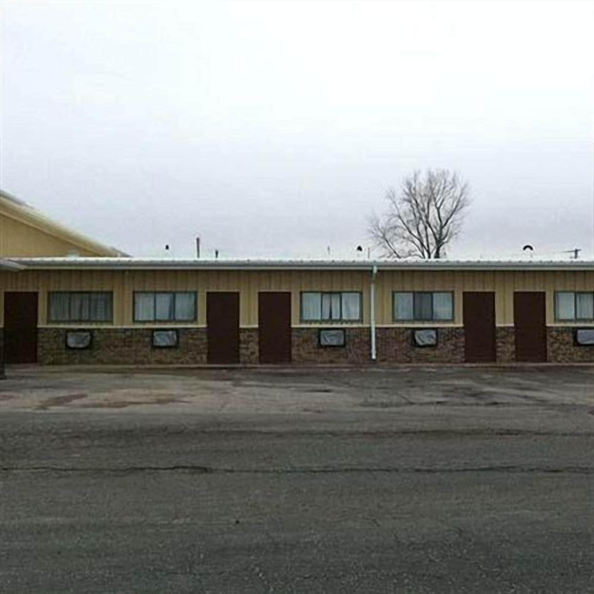 Vista Exterior Knights Inn Winner