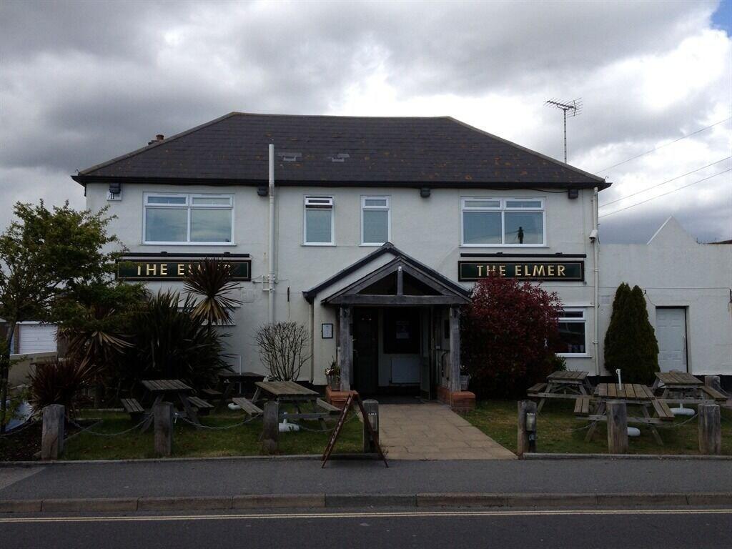 Vista Exterior The Elmer