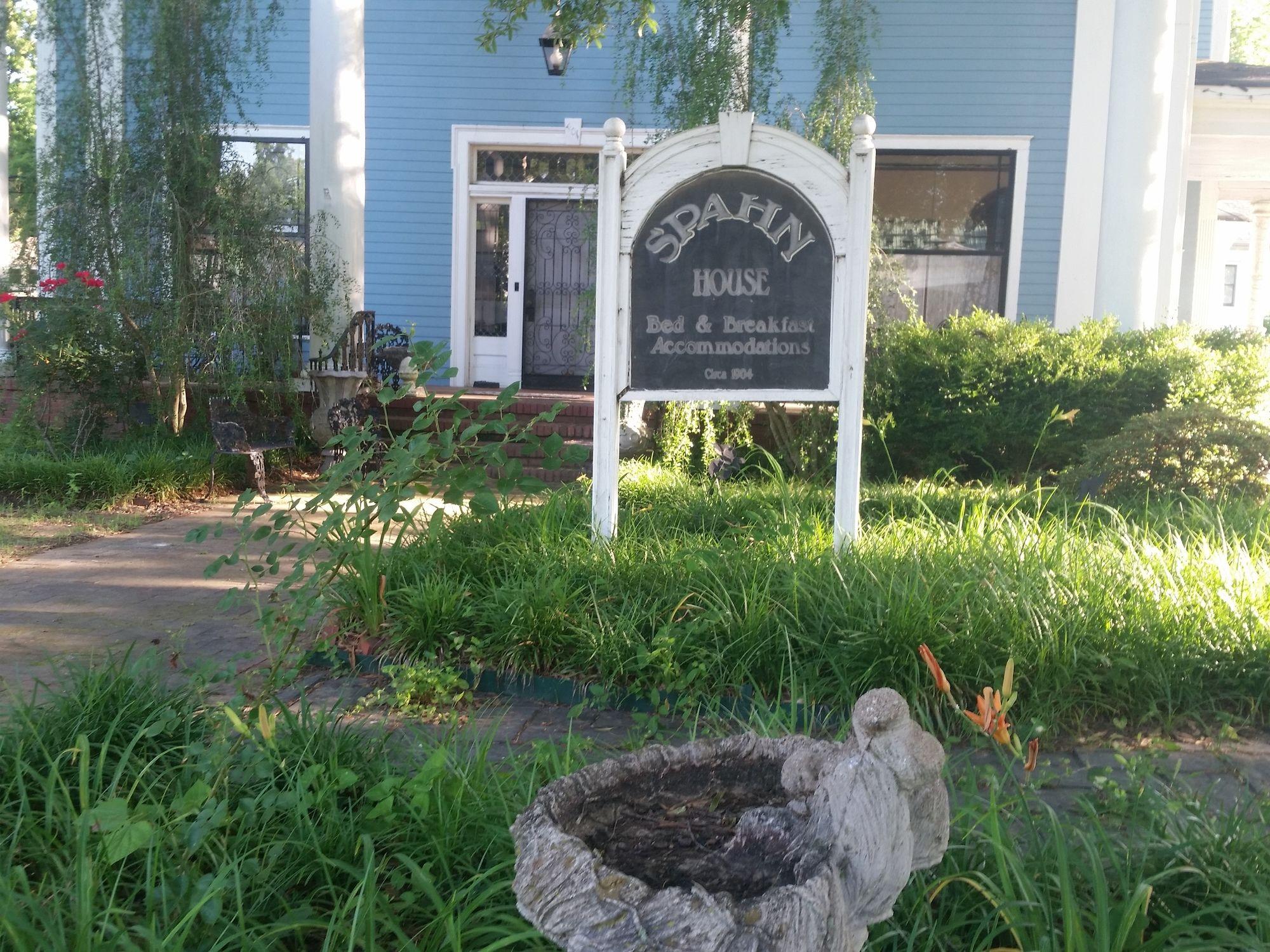 Varios Spahn House Bed and Breakfast