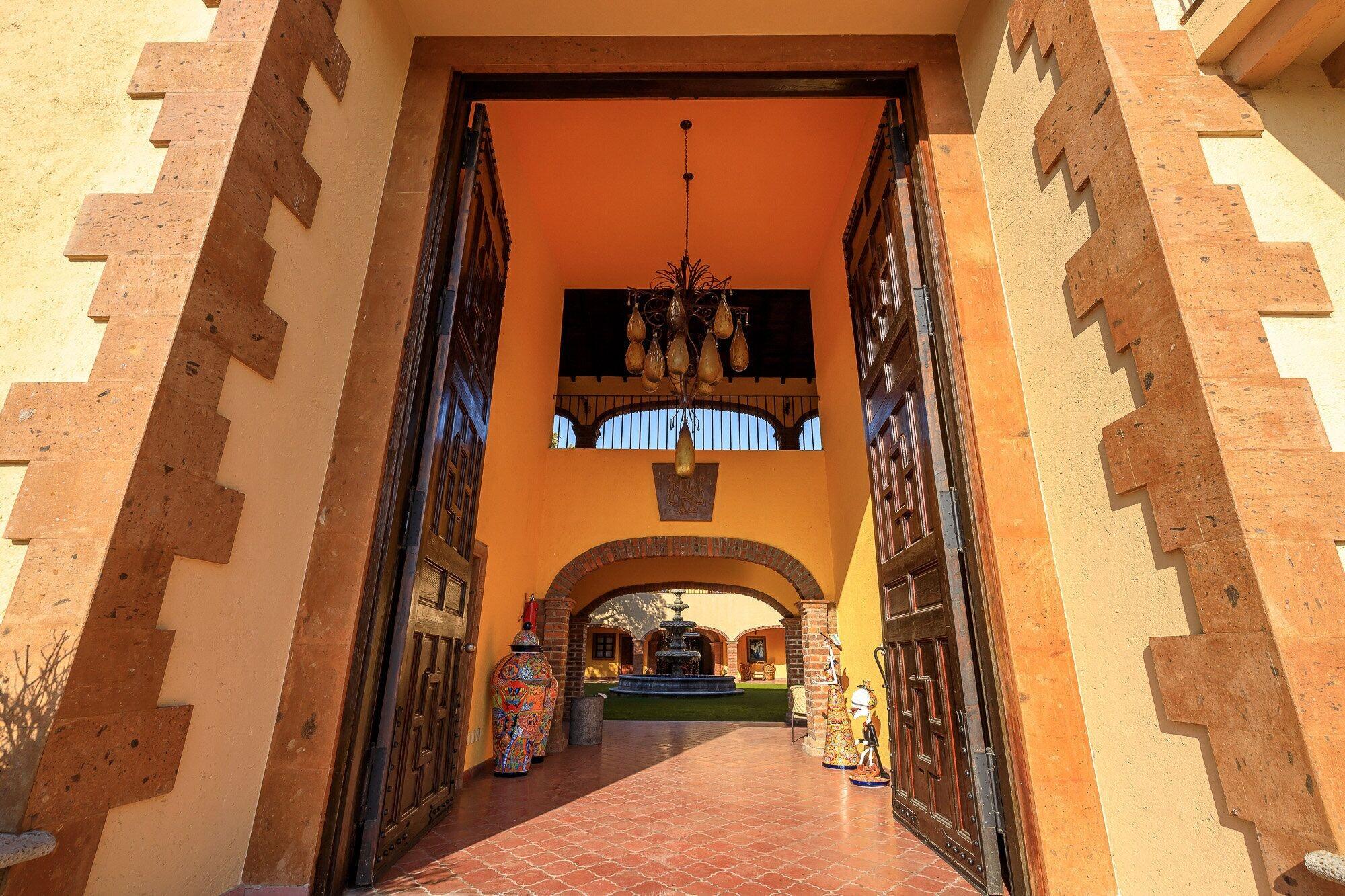 Vista Lobby Hacienda Maria Eugenio