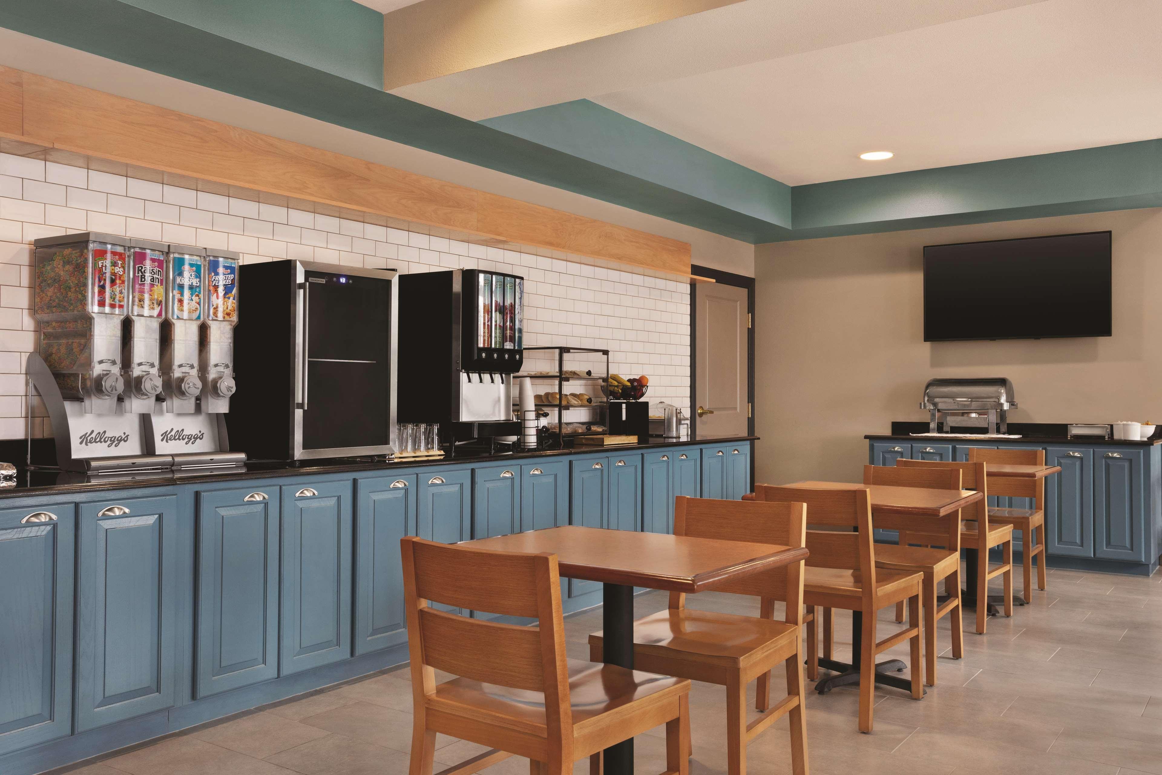 Restaurant Country Inn & Suites by Radisson, Bowling Green, KY