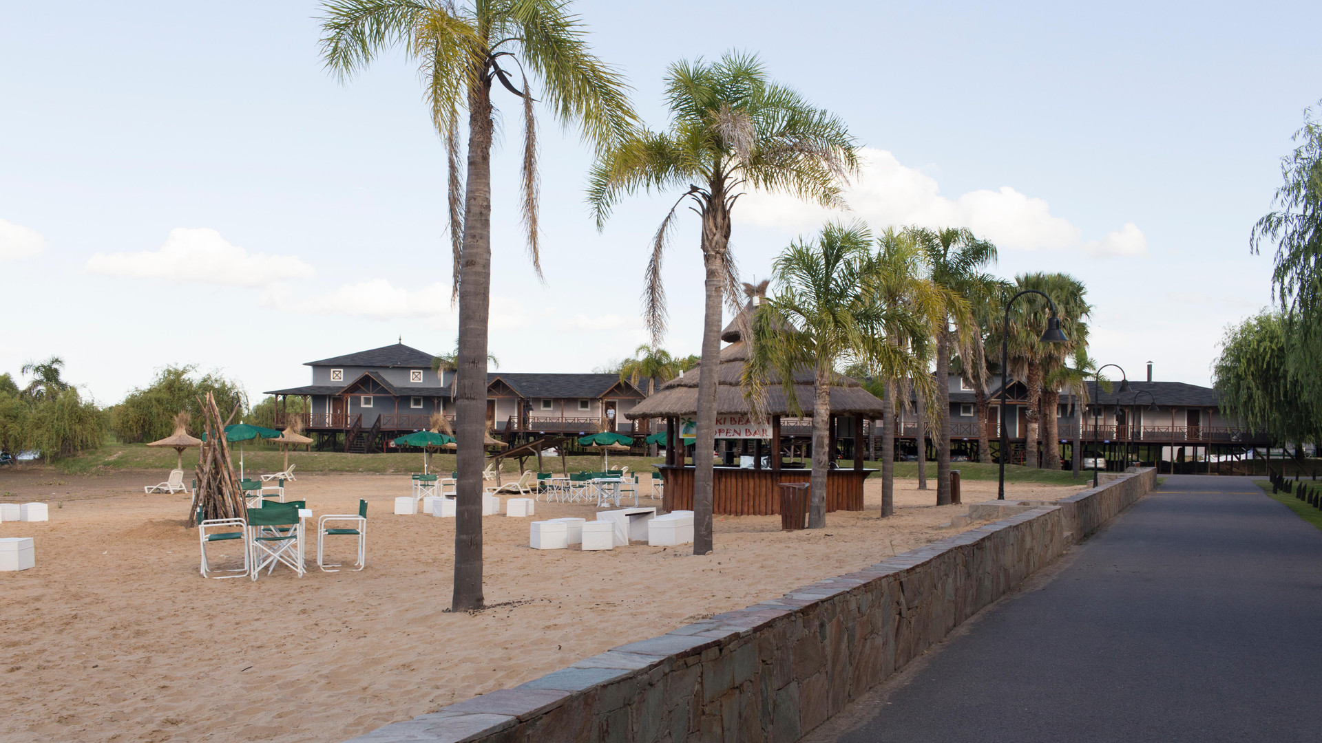 Playa Howard Johnson Marinas & Resort