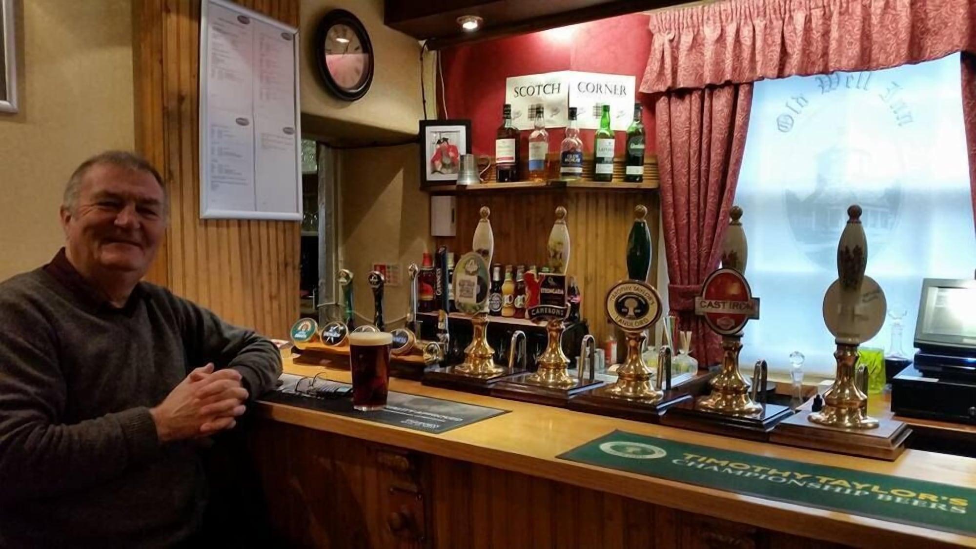 Bar/Salón The Old Well Inn