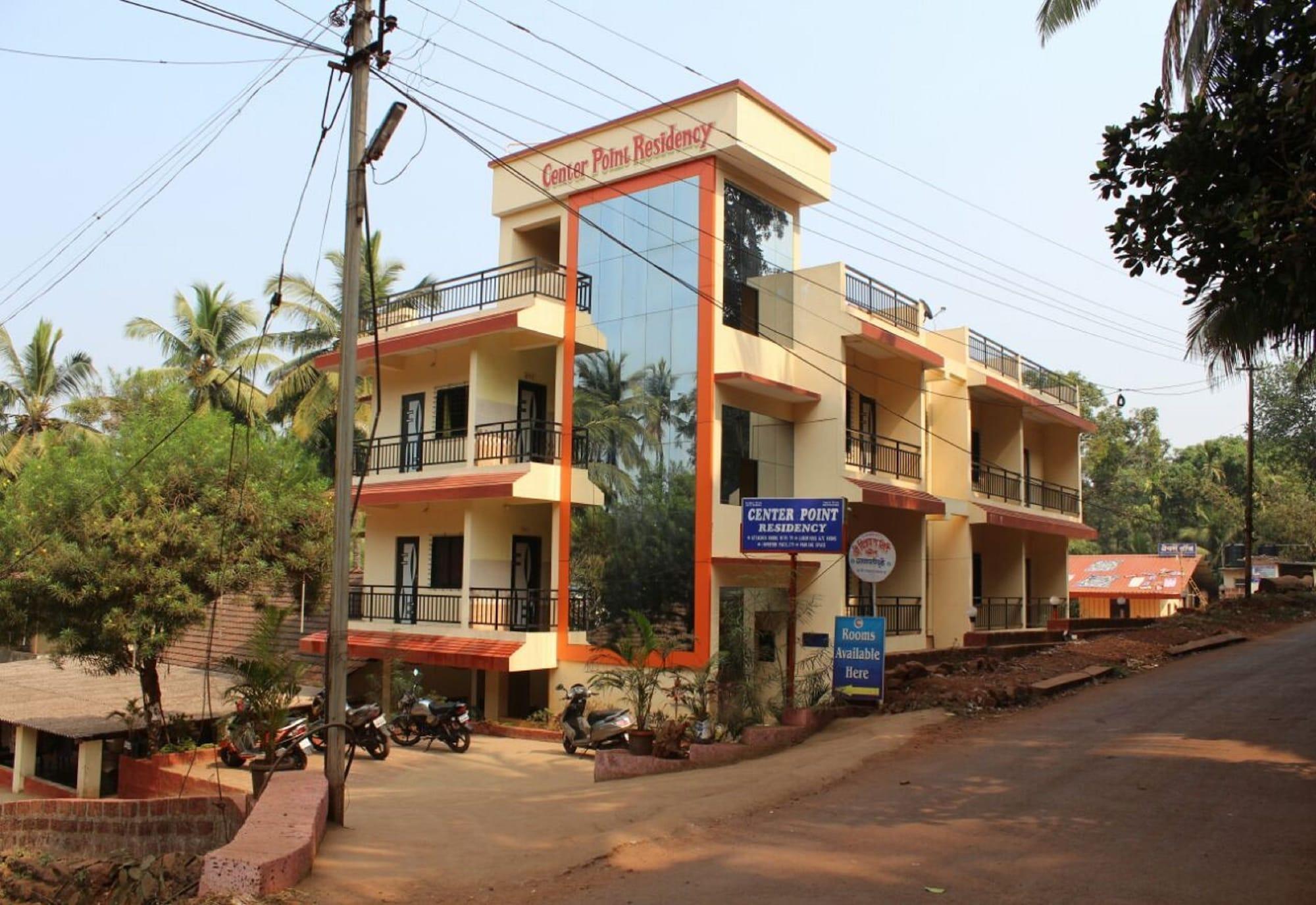 Vista Exterior Center Point Residency