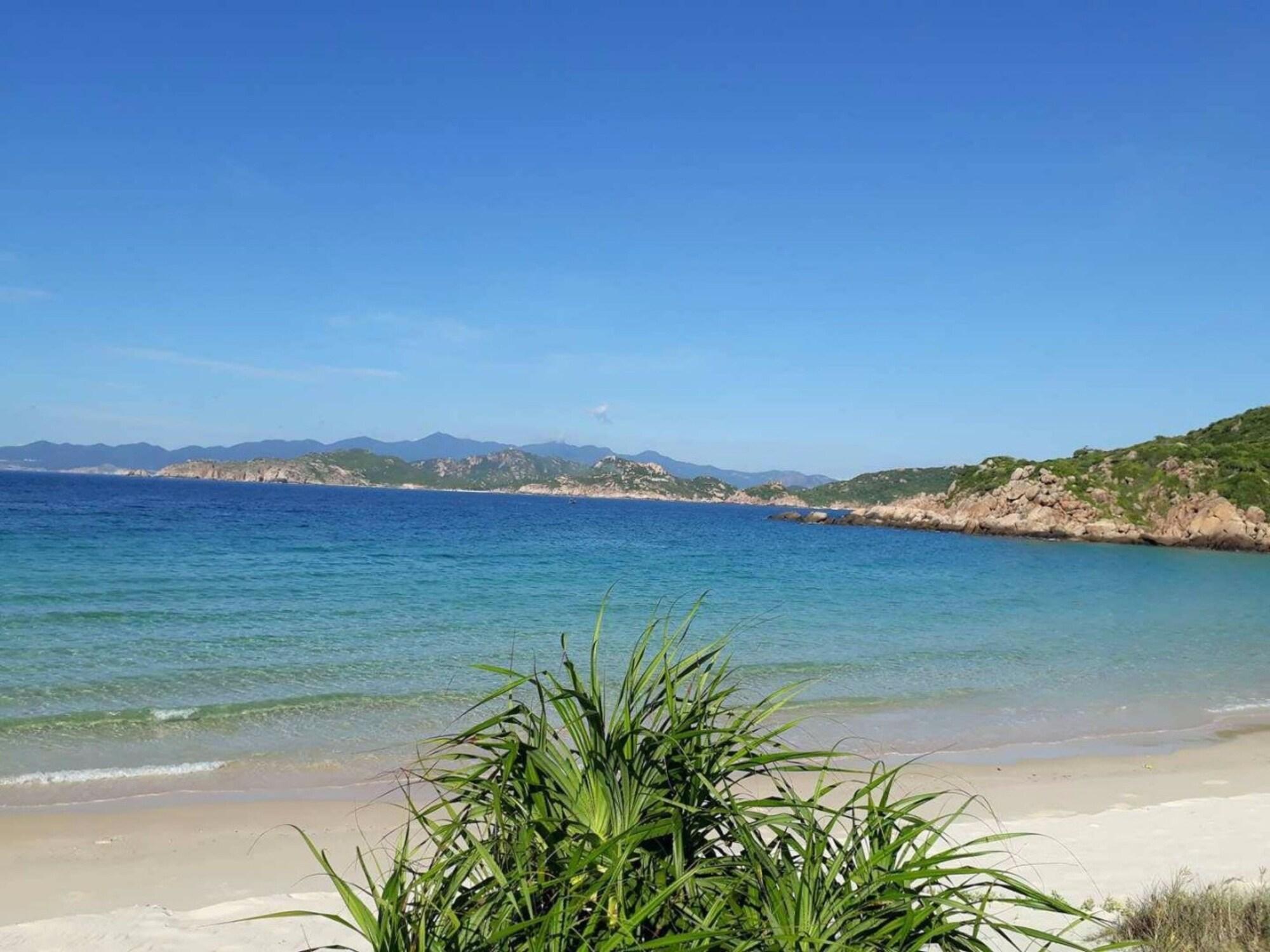 Playa Blue Anchor Lodge & Cafe-Binh Ba Island