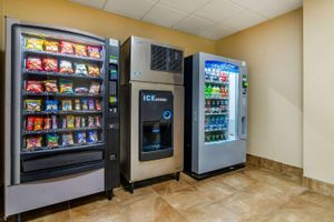 Alojamiento - Comfort Inn & Suites near Bethel College