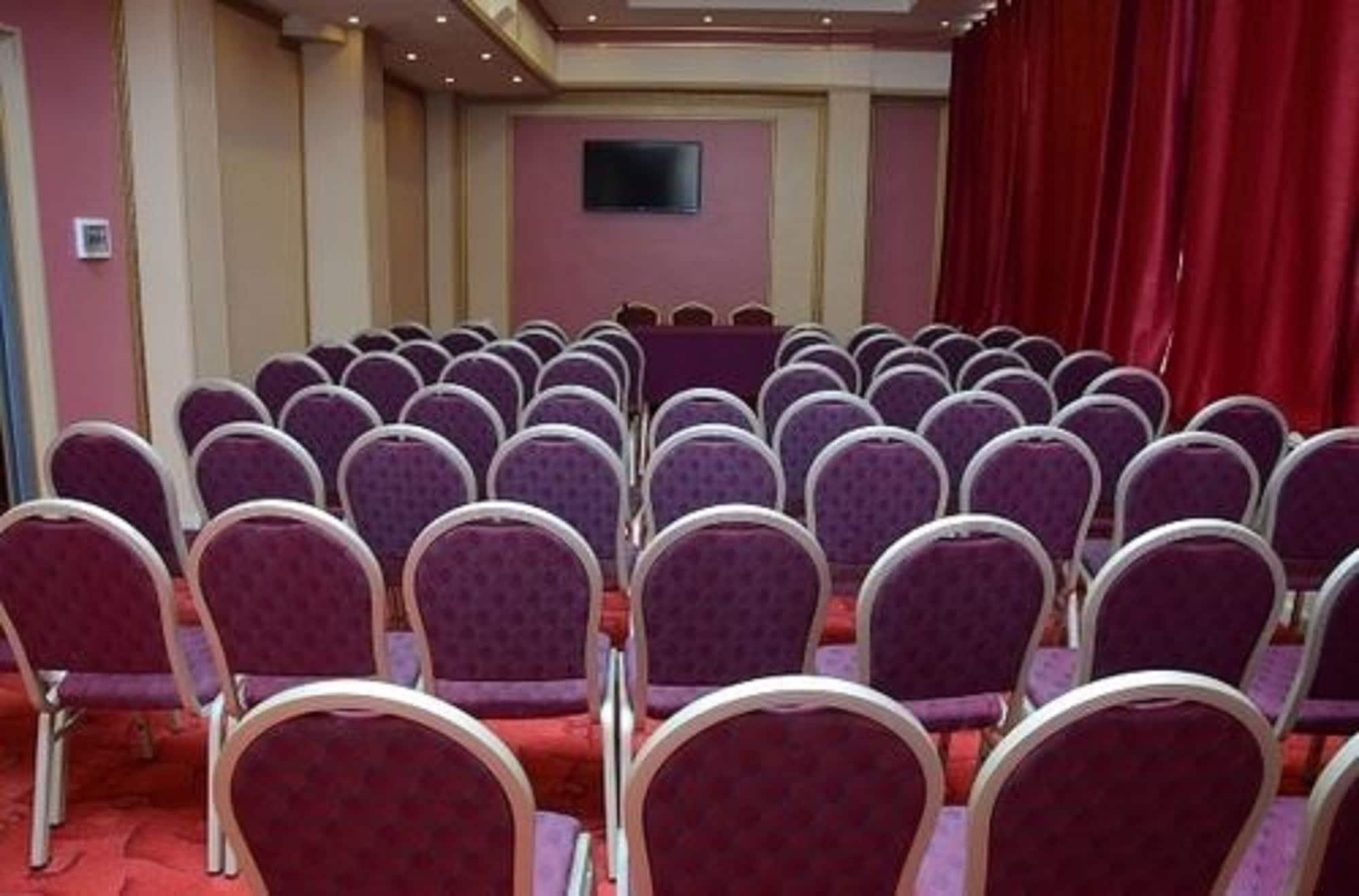 Sala de Reuniones Hôtel les Ambassadeurs