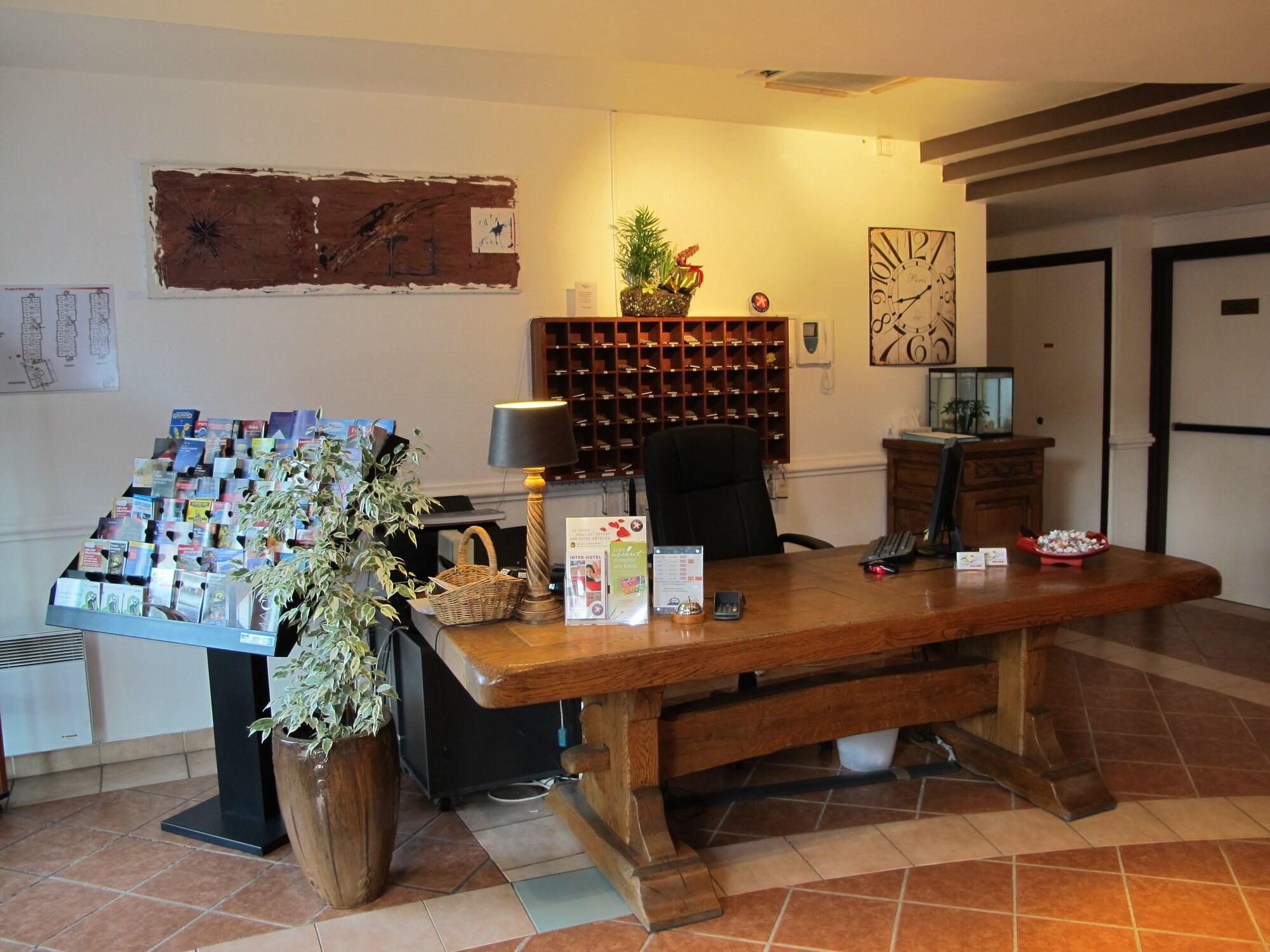 Vista Lobby Adonis Mouans-sartoux L'Albatros