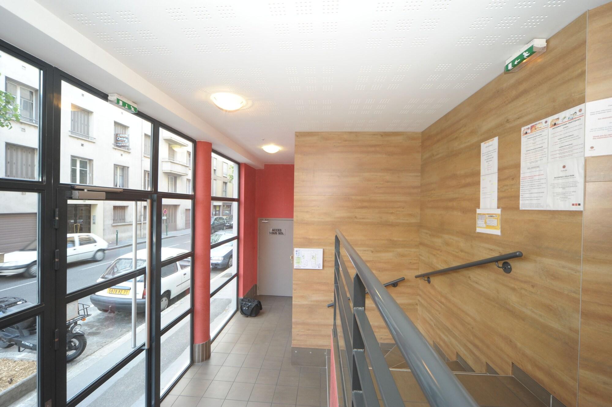 Vista Lobby Studilodge - Zola Park