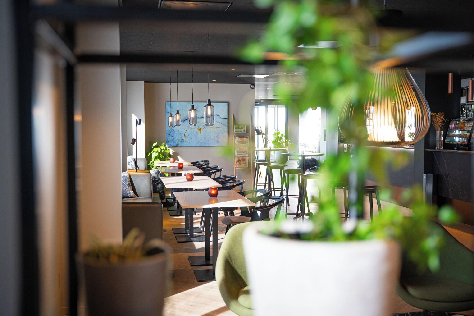 Varios Comfort Hotel Victoria Floro, Markegata 43, 6900, Norway