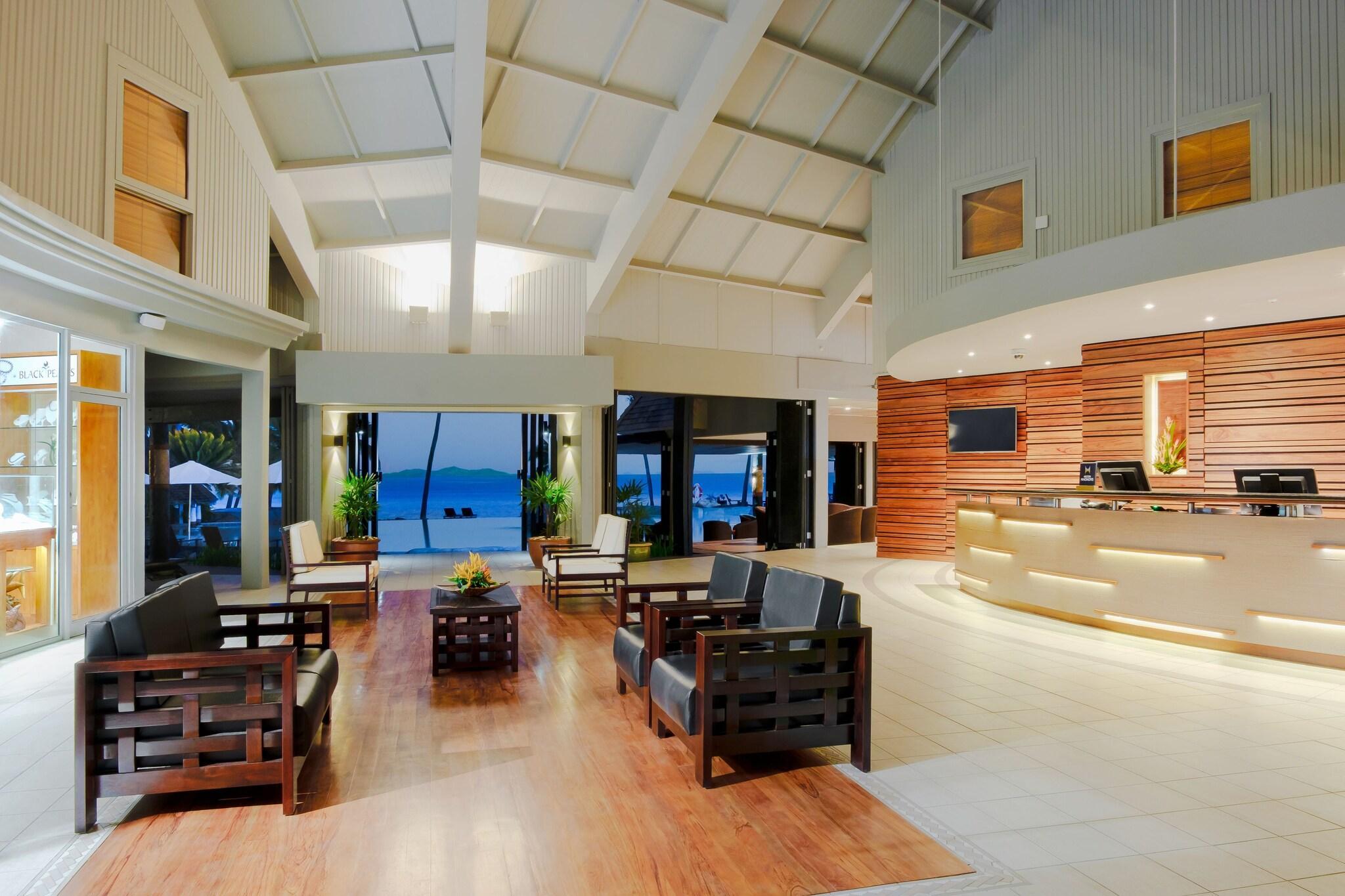 Vista Lobby DoubleTree Resort by Hilton Hotel Fiji - Sonaisali Island