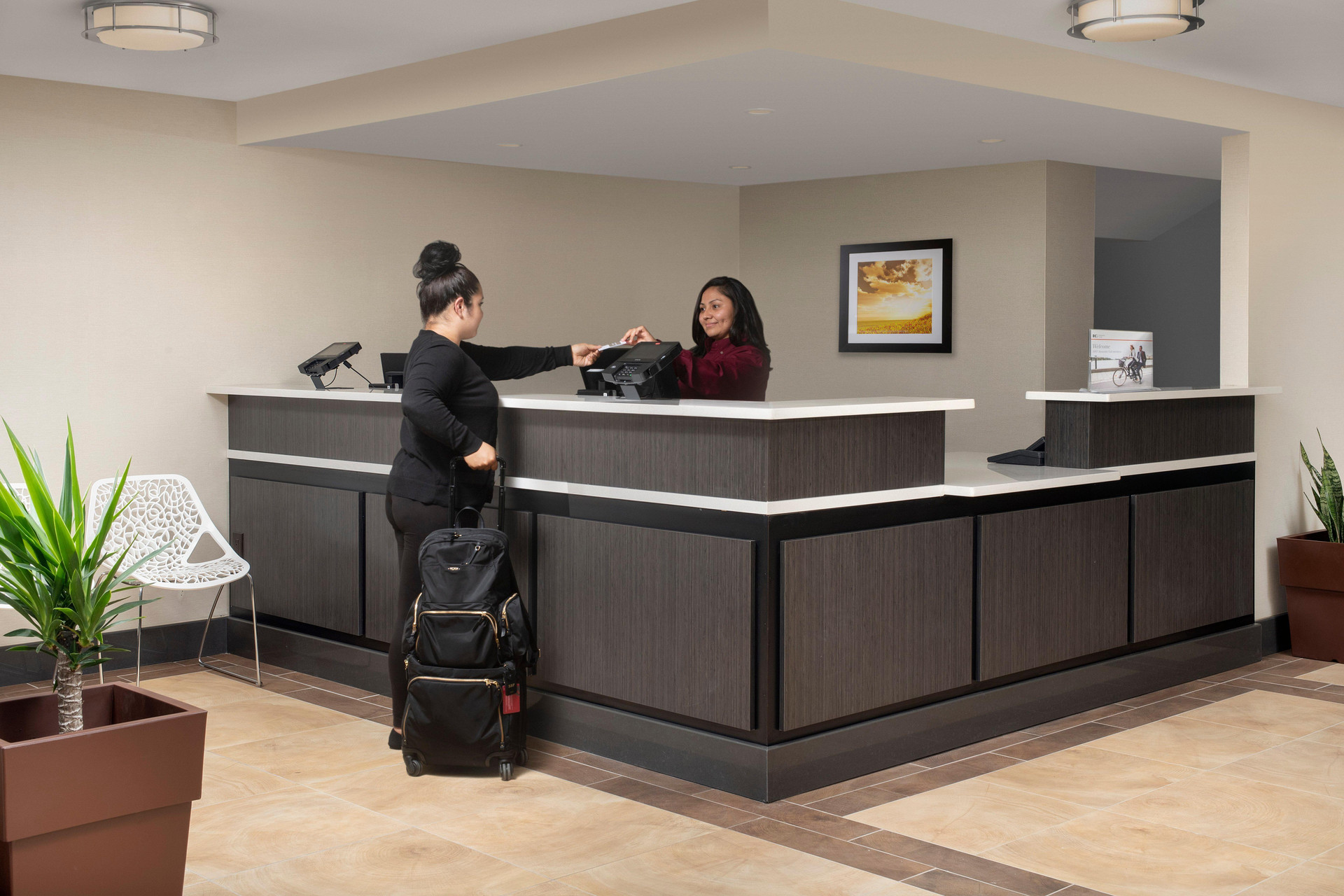 Vista Lobby Candlewood Suites Alexandria West by IHG