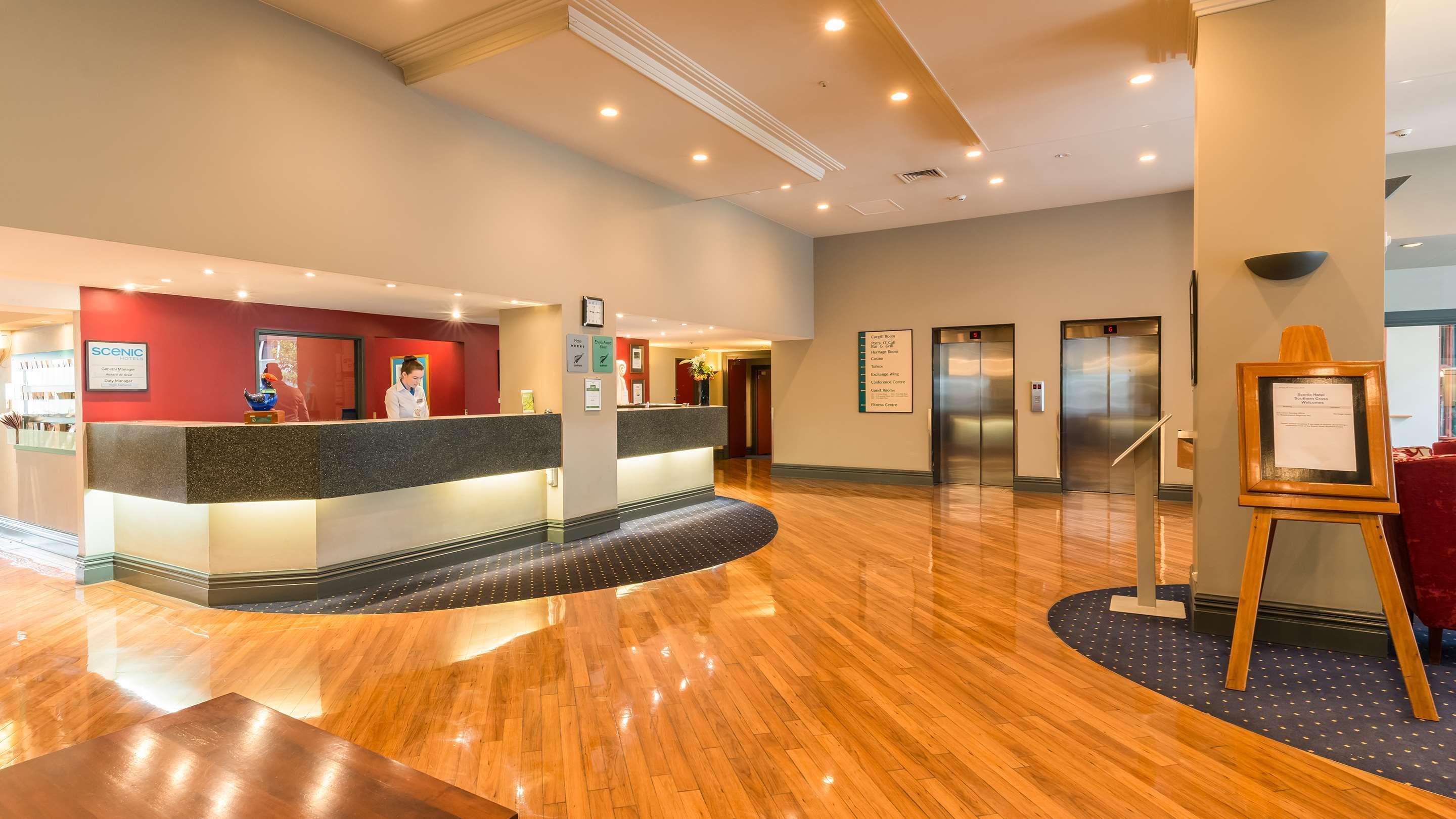 Vista Lobby Scenic Hotel Southern Cross