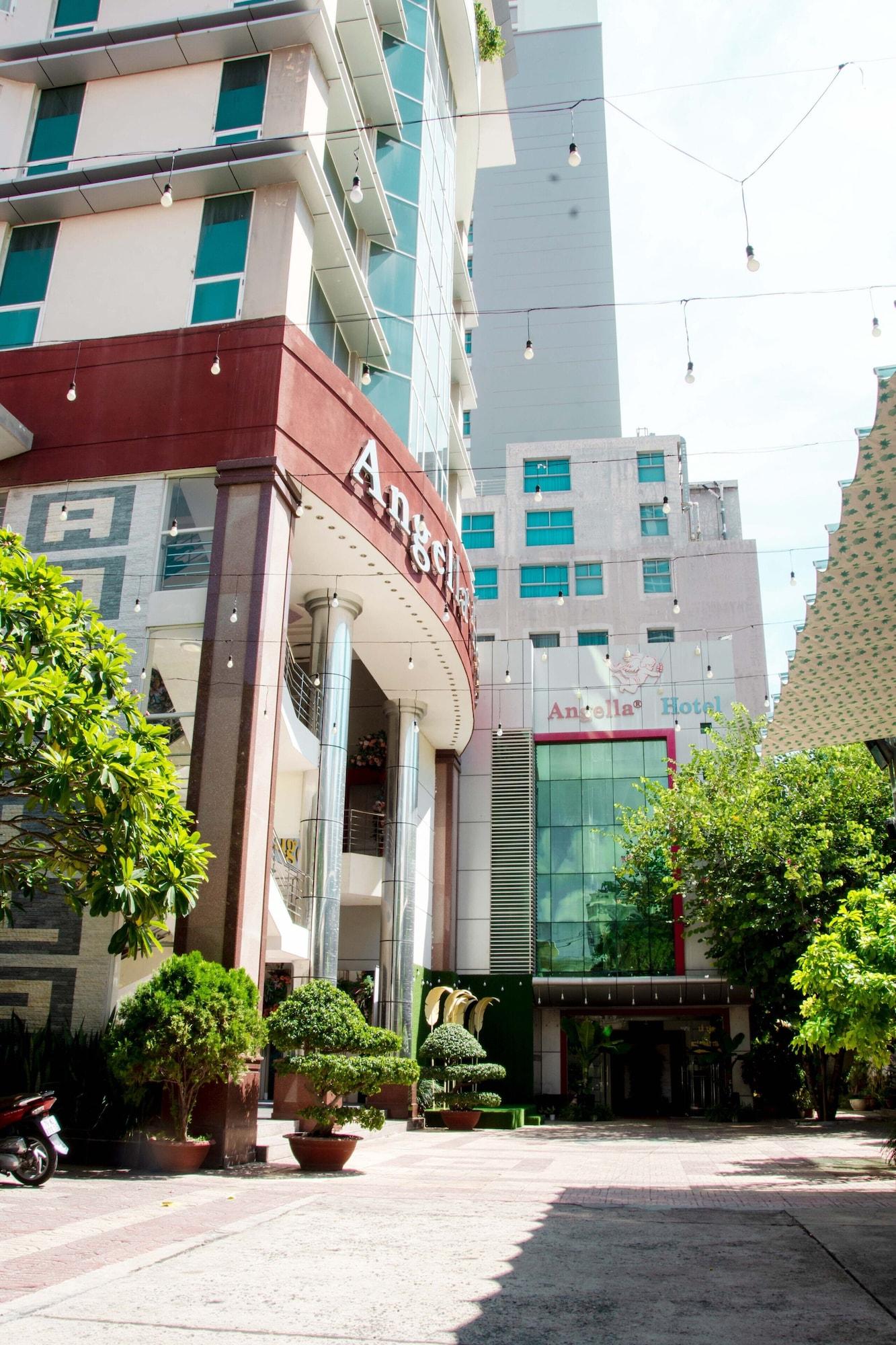 Vista Exterior Angella