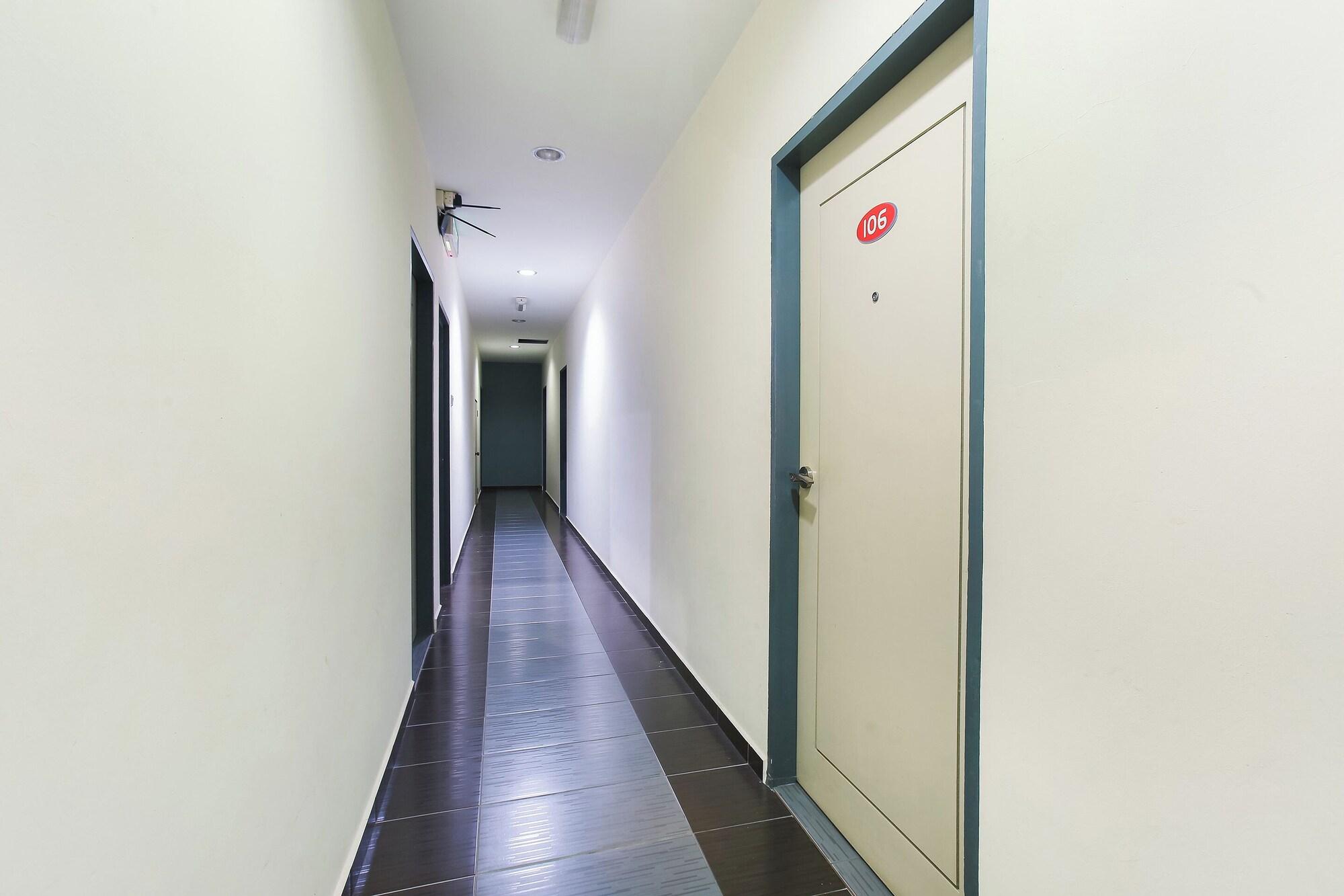 Vista Lobby OYO 89332 DE Hotel
