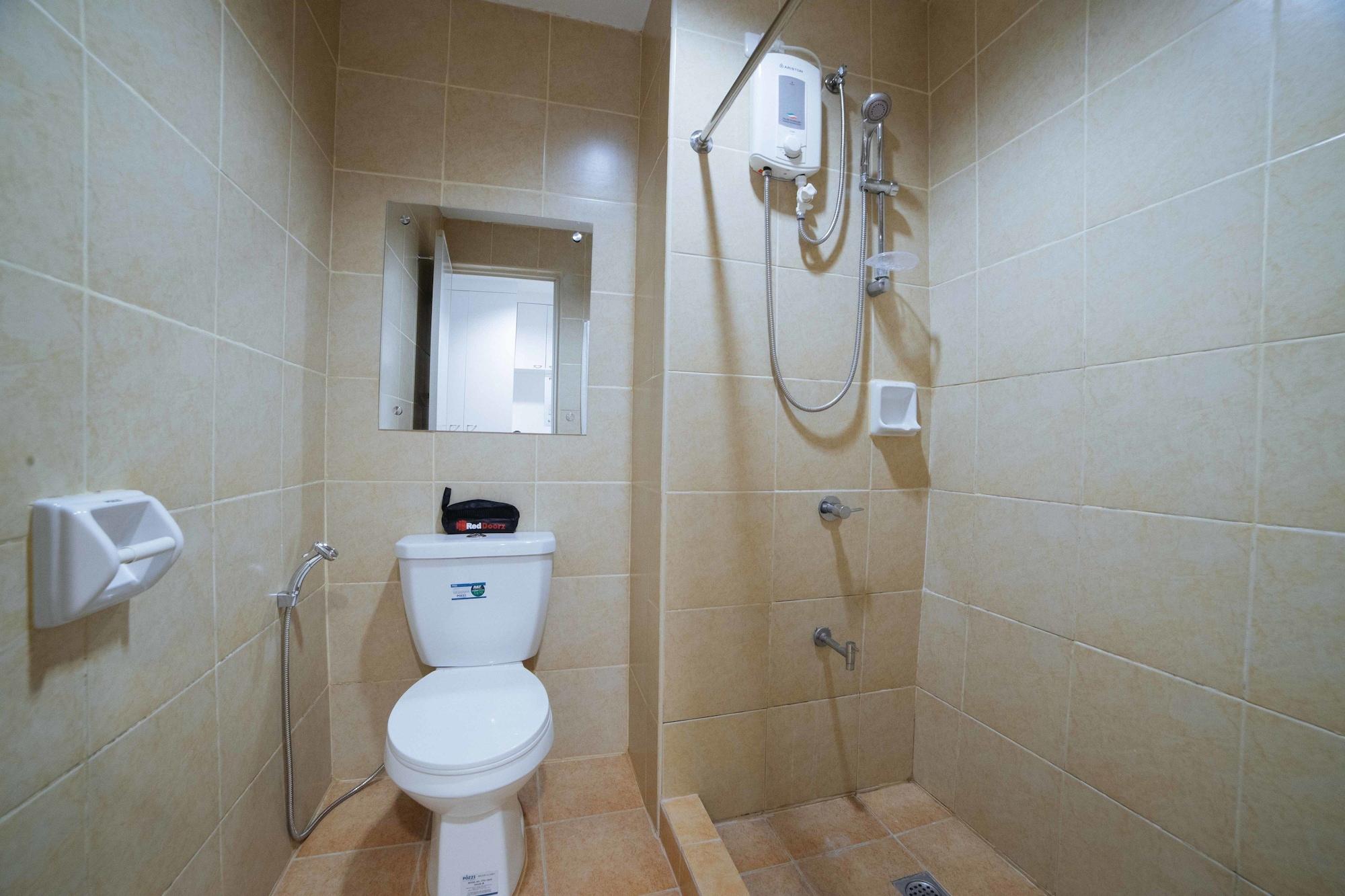 Equipamiento de Habitación RedDoorz Plus @ Roxas Street Davao