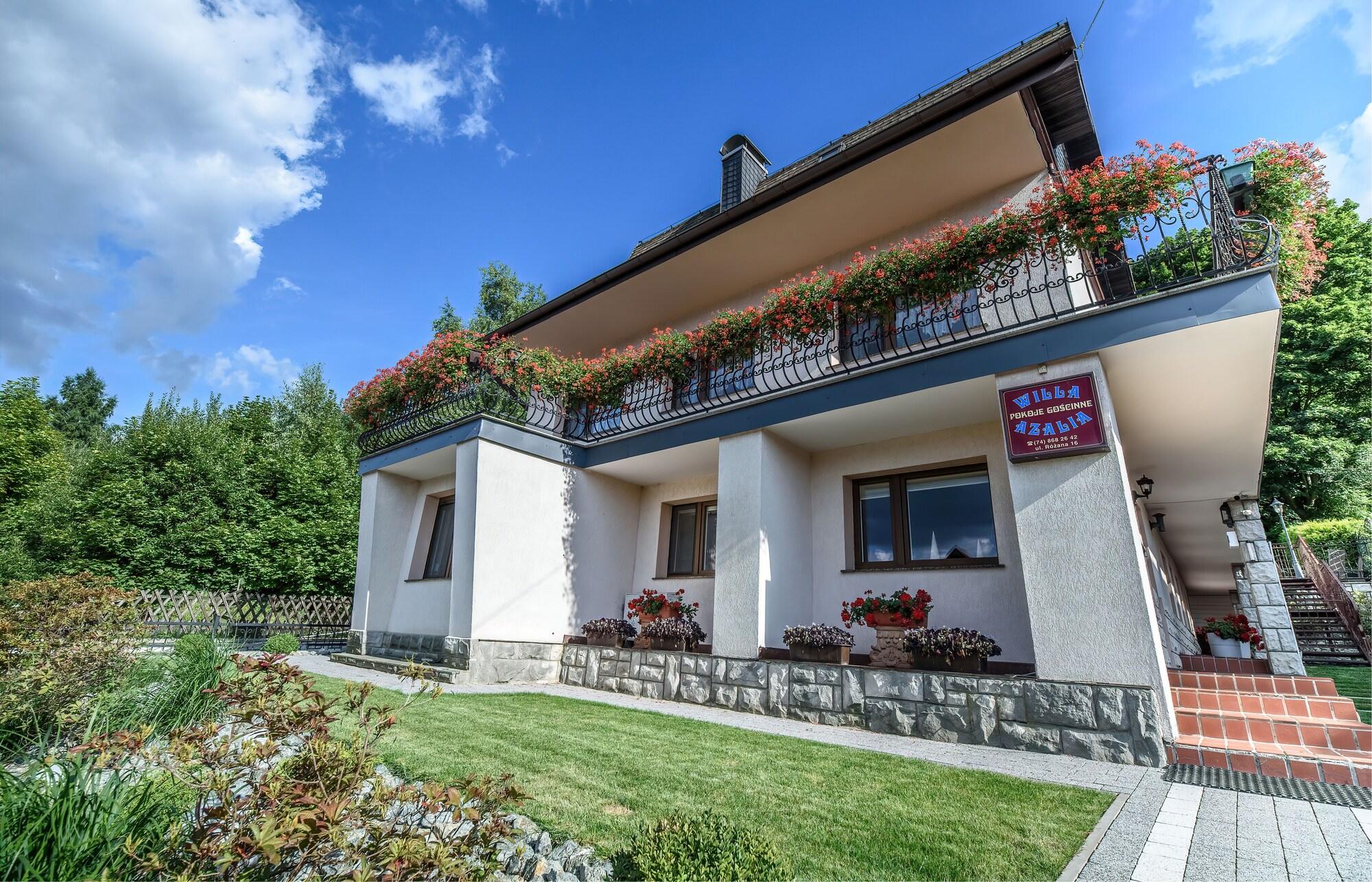 Vista Exterior Willa Azalia