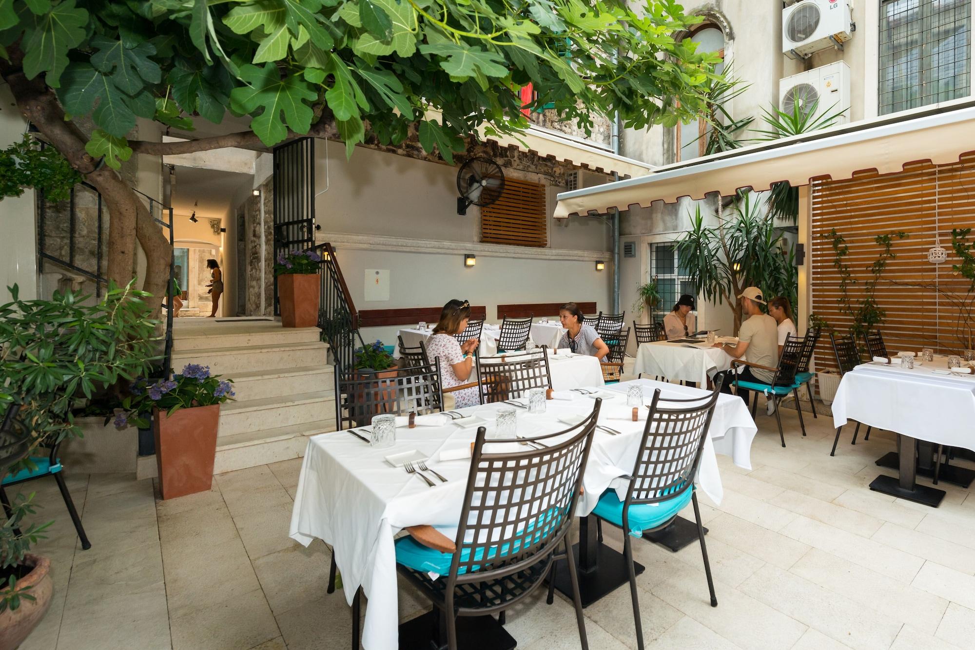 Restaurant Makarun Heritage Rooms