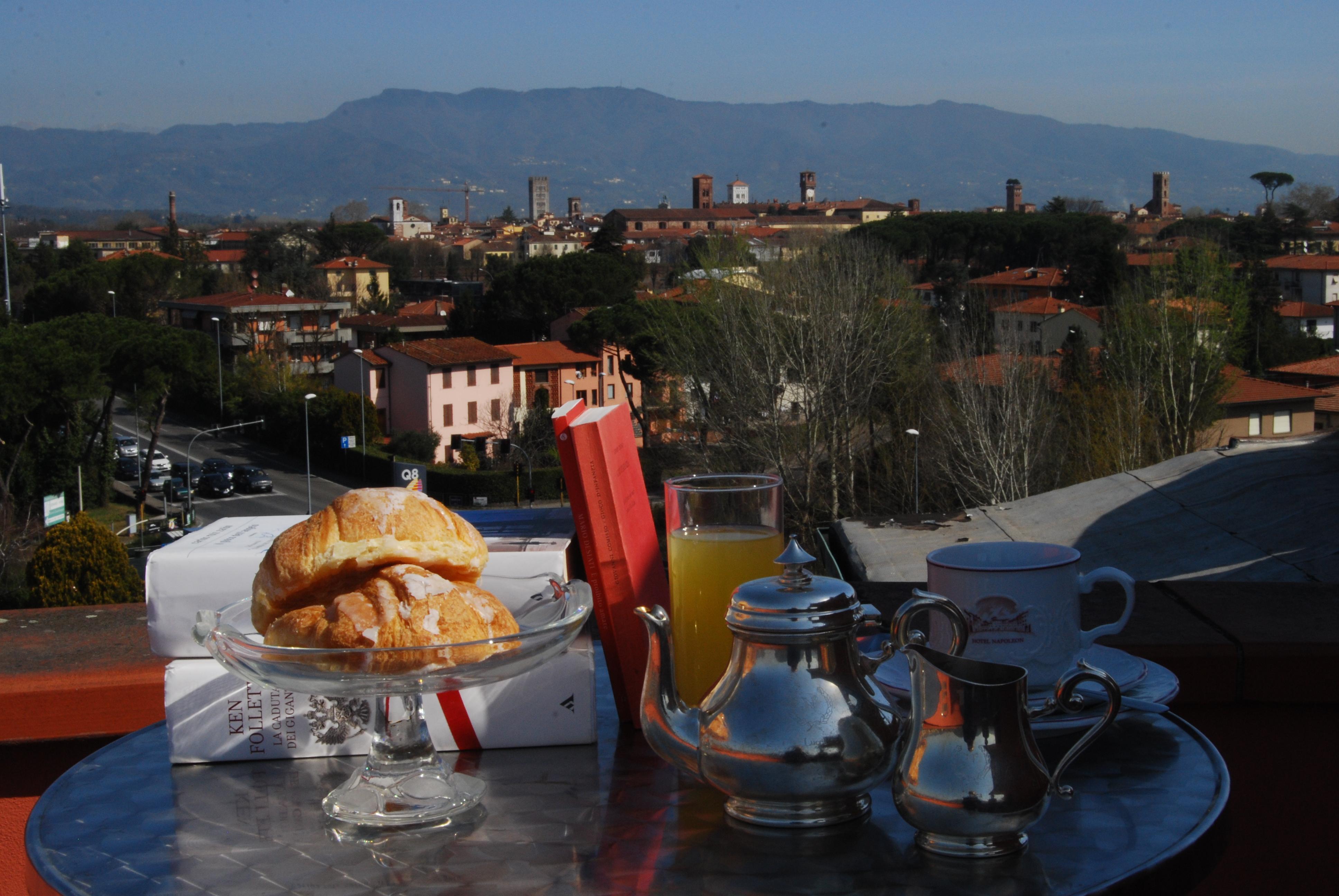 Varios Hotel Napoleon