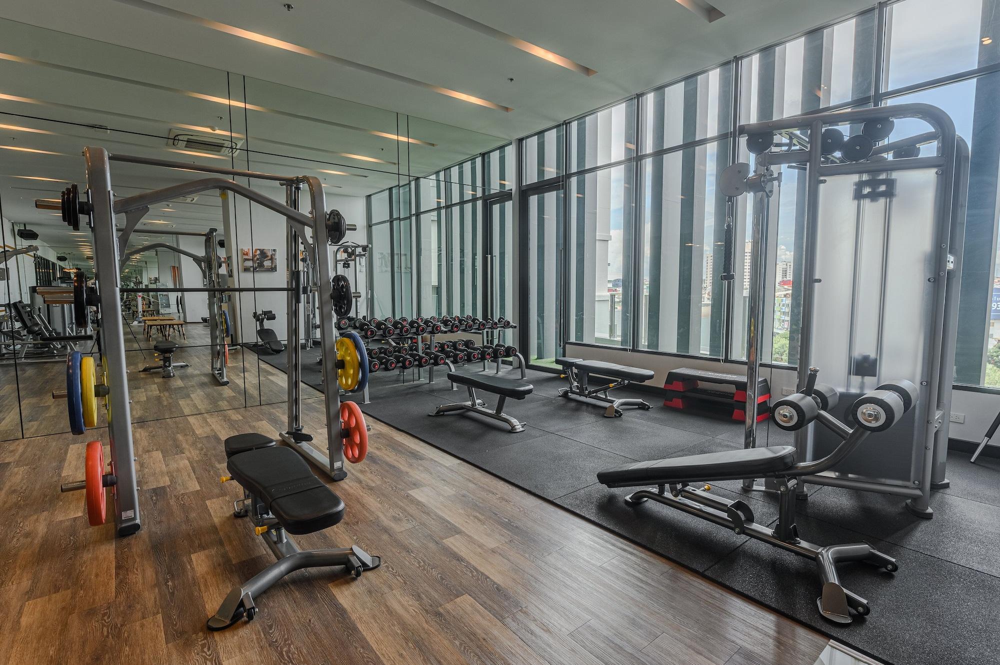 Gimnasio Oakwood hotel & Residence Sri Racha