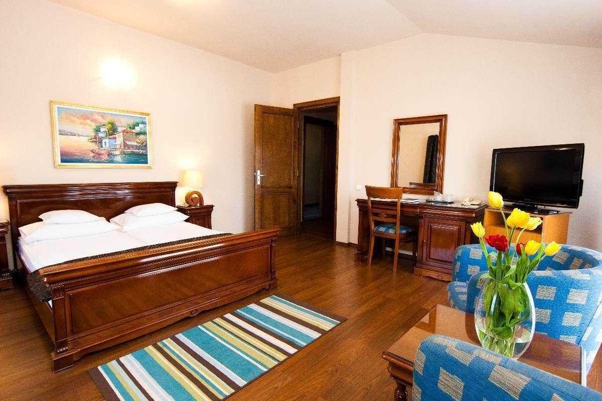 Varios Hotel Onix