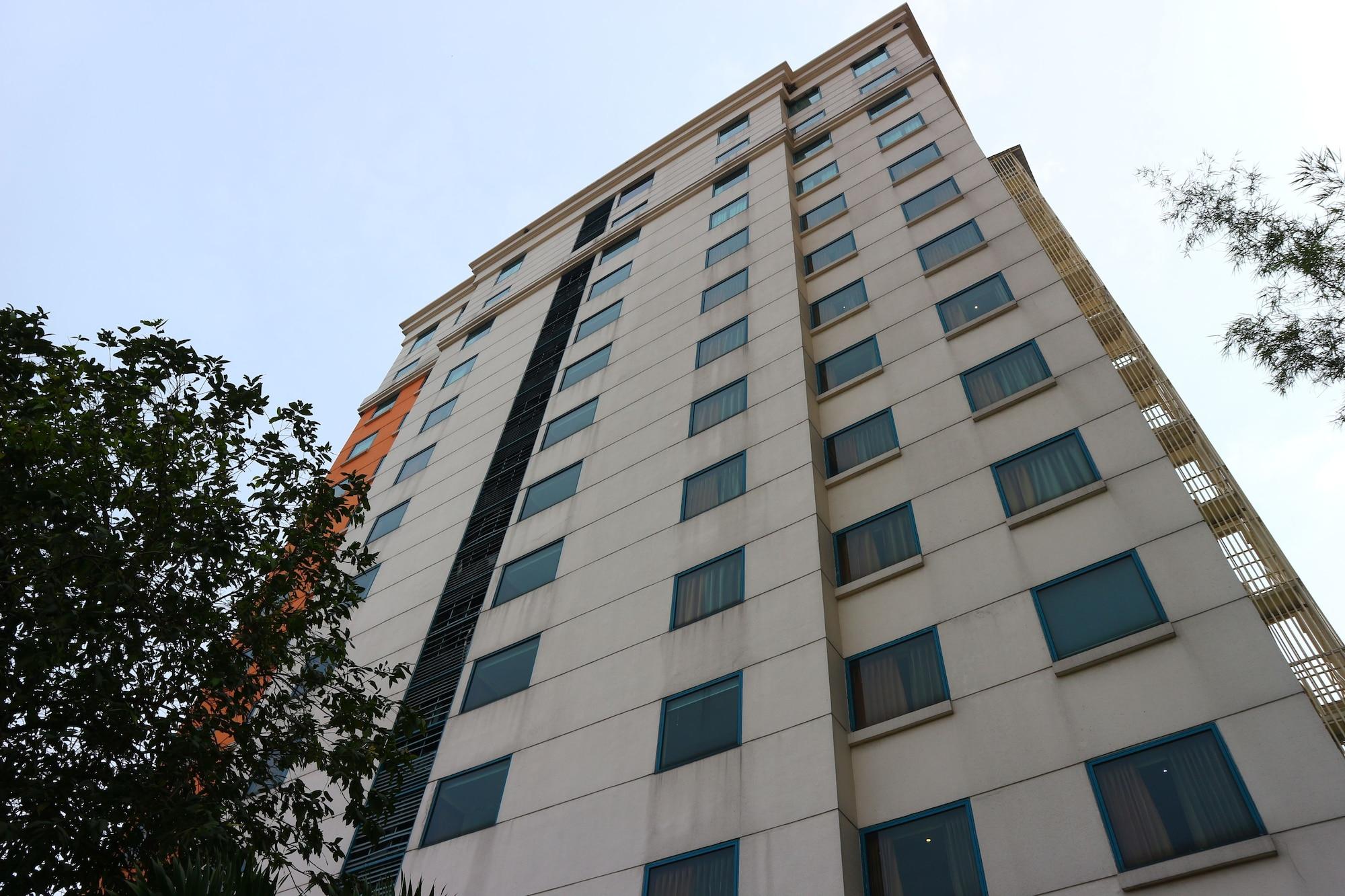 Vista Exterior Arcadia Mangga Dua by Horison