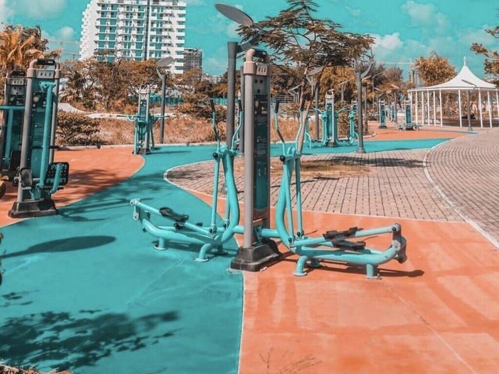 Gimnasio Turquoise Residence by UI