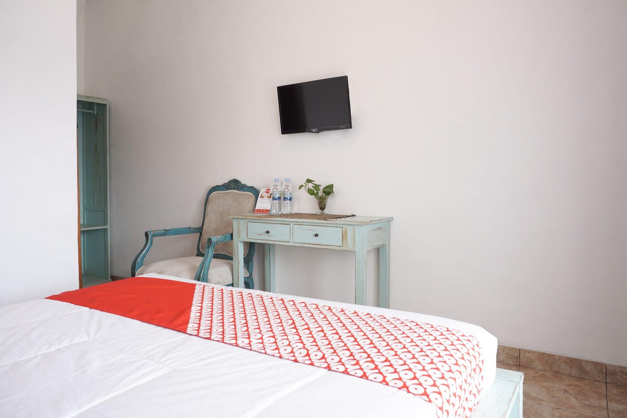 Set de Habitación OYO 244 Griya Cemara Homestay