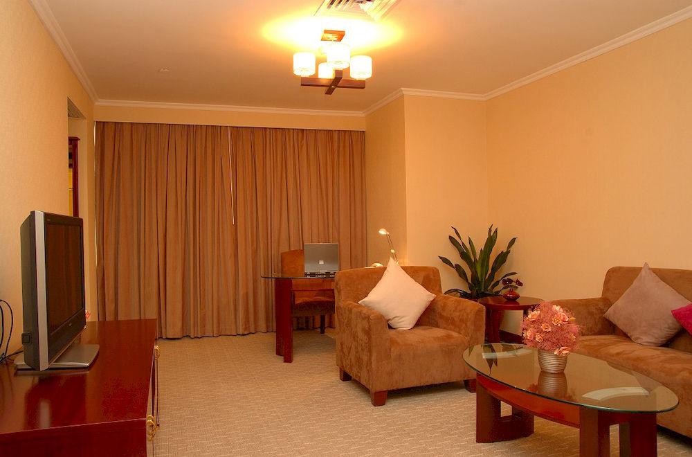 Varios Majestic Hotel