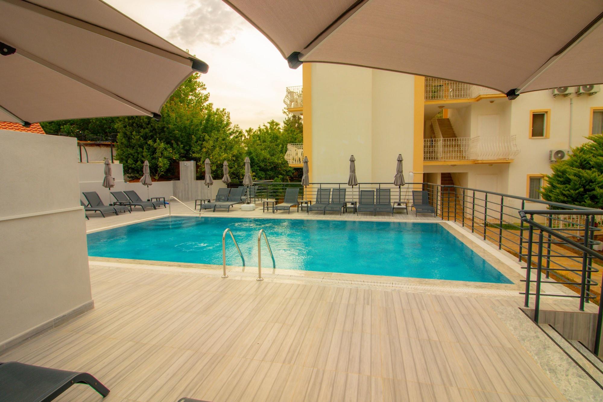 Varios Celeste Hotel