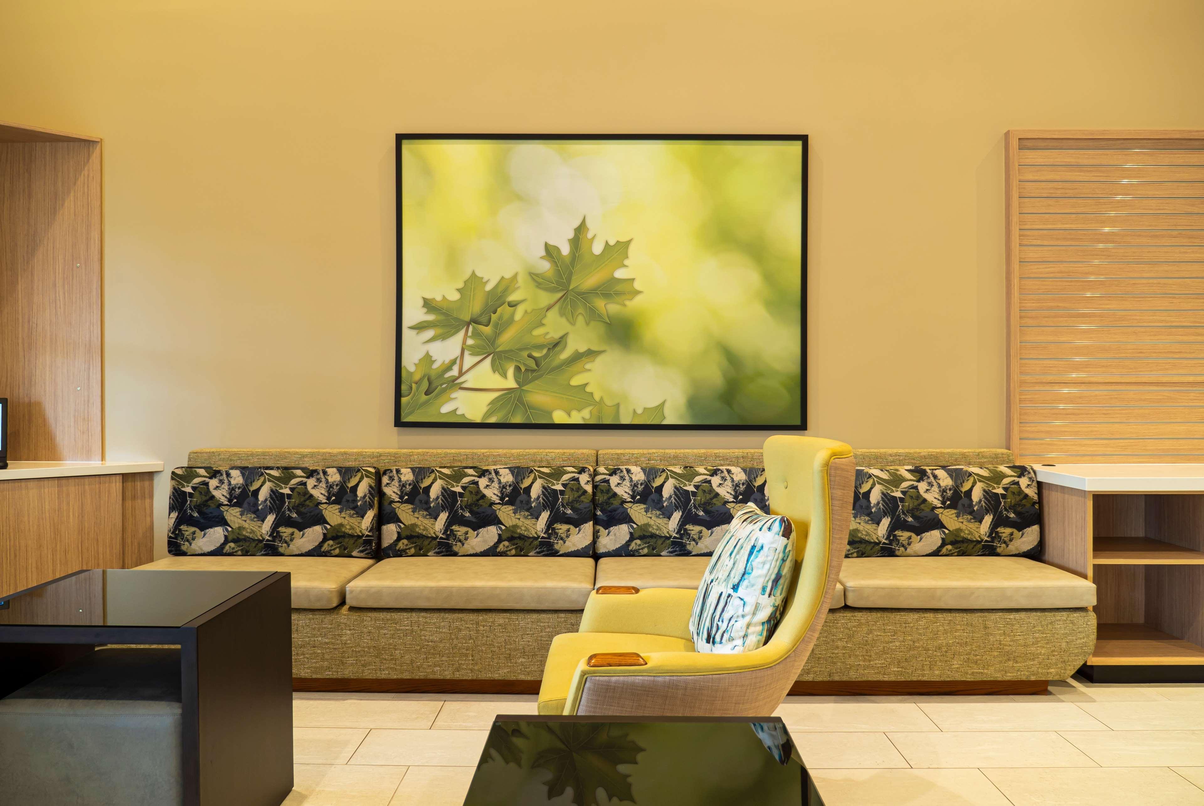 Vista Lobby Wyndham Garden McAllen at La Plaza Mall