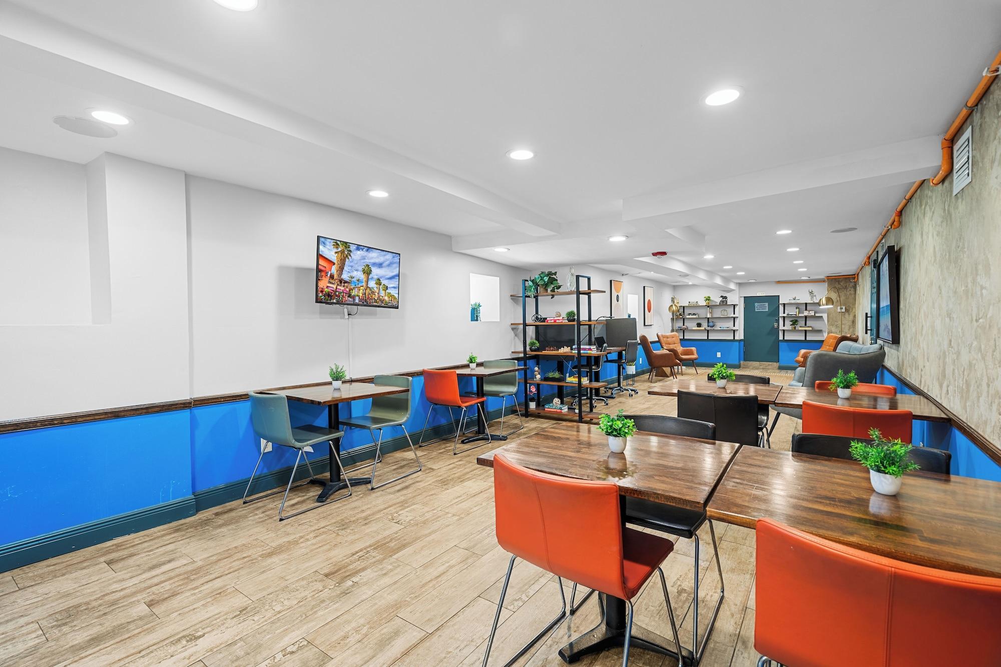 Restaurant Nine20 Collins Apartments by Lowkl