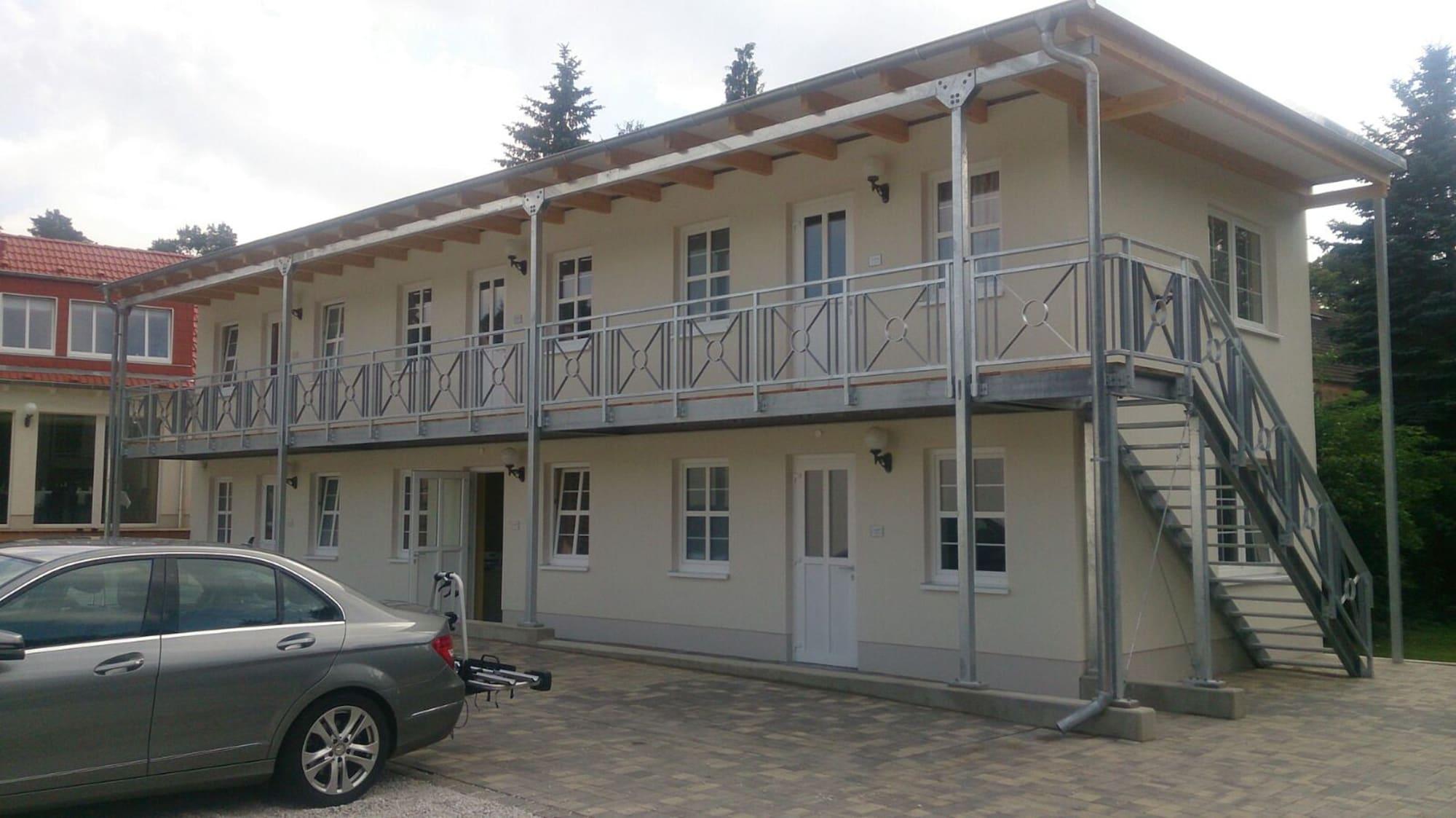 Vista Exterior Café Wildau - Pension am Werbellinkanal