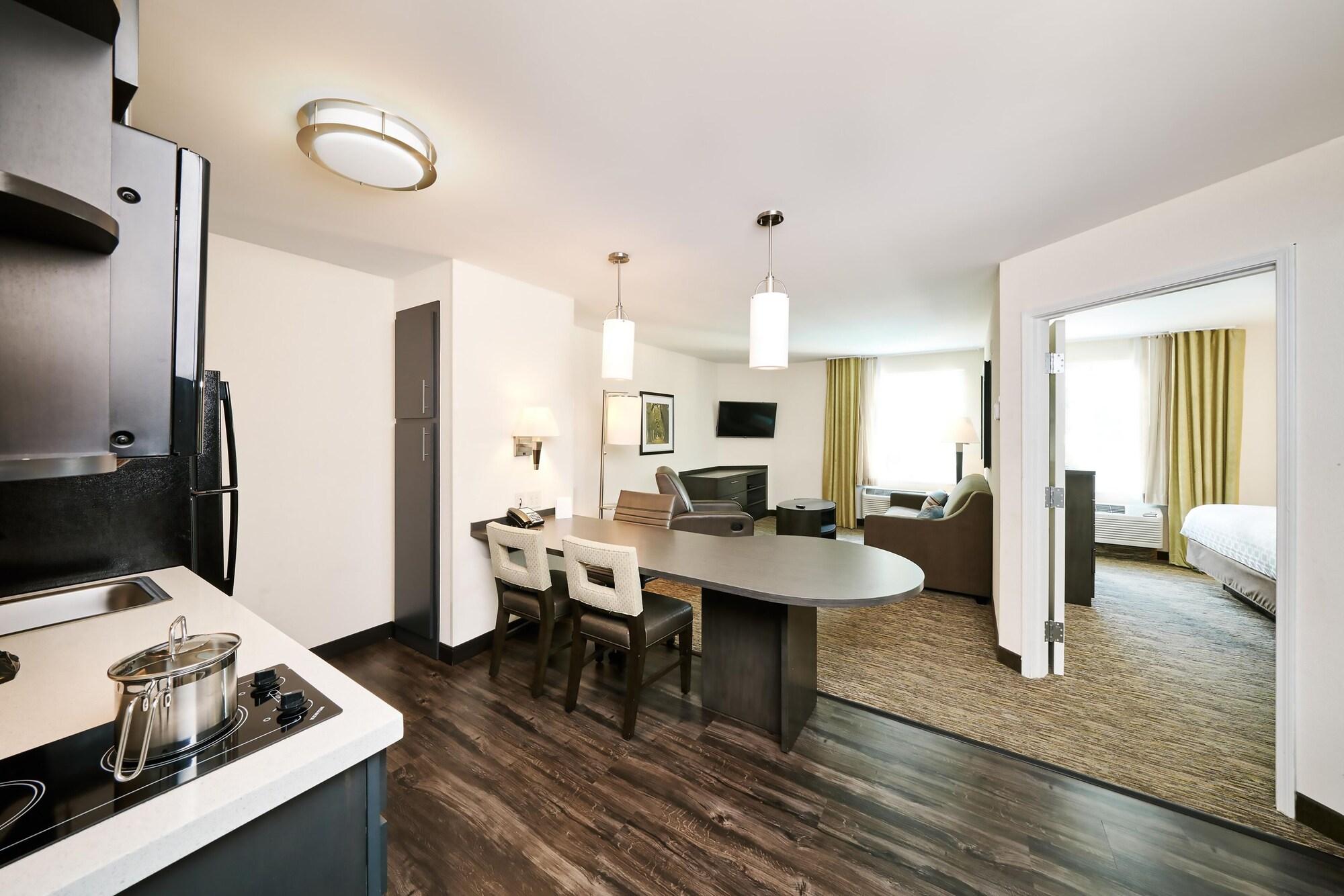Habitación Sonesta Simply Suites Plano Frisco