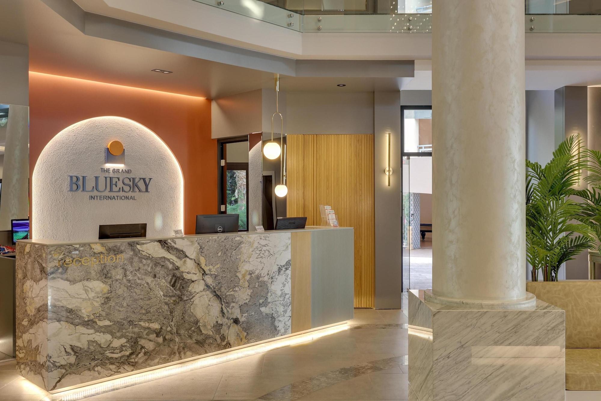 Vista Lobby The Grand Blue Sky International