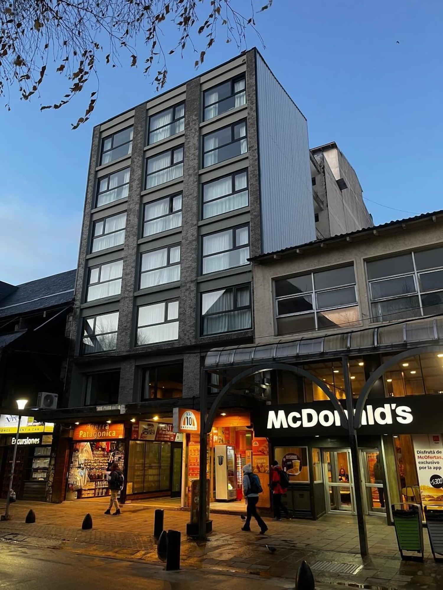 Varios Hotel Internacional