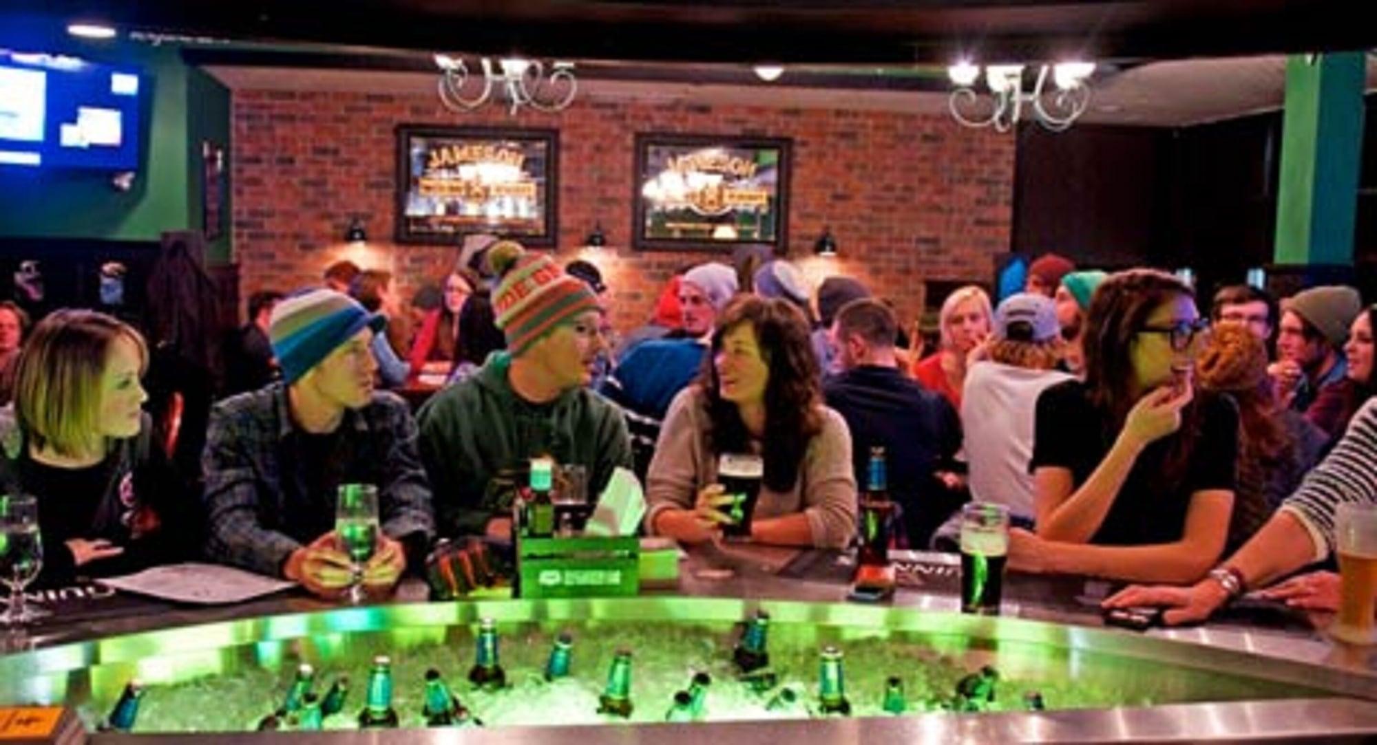 Bar/Salón Inn at Big White