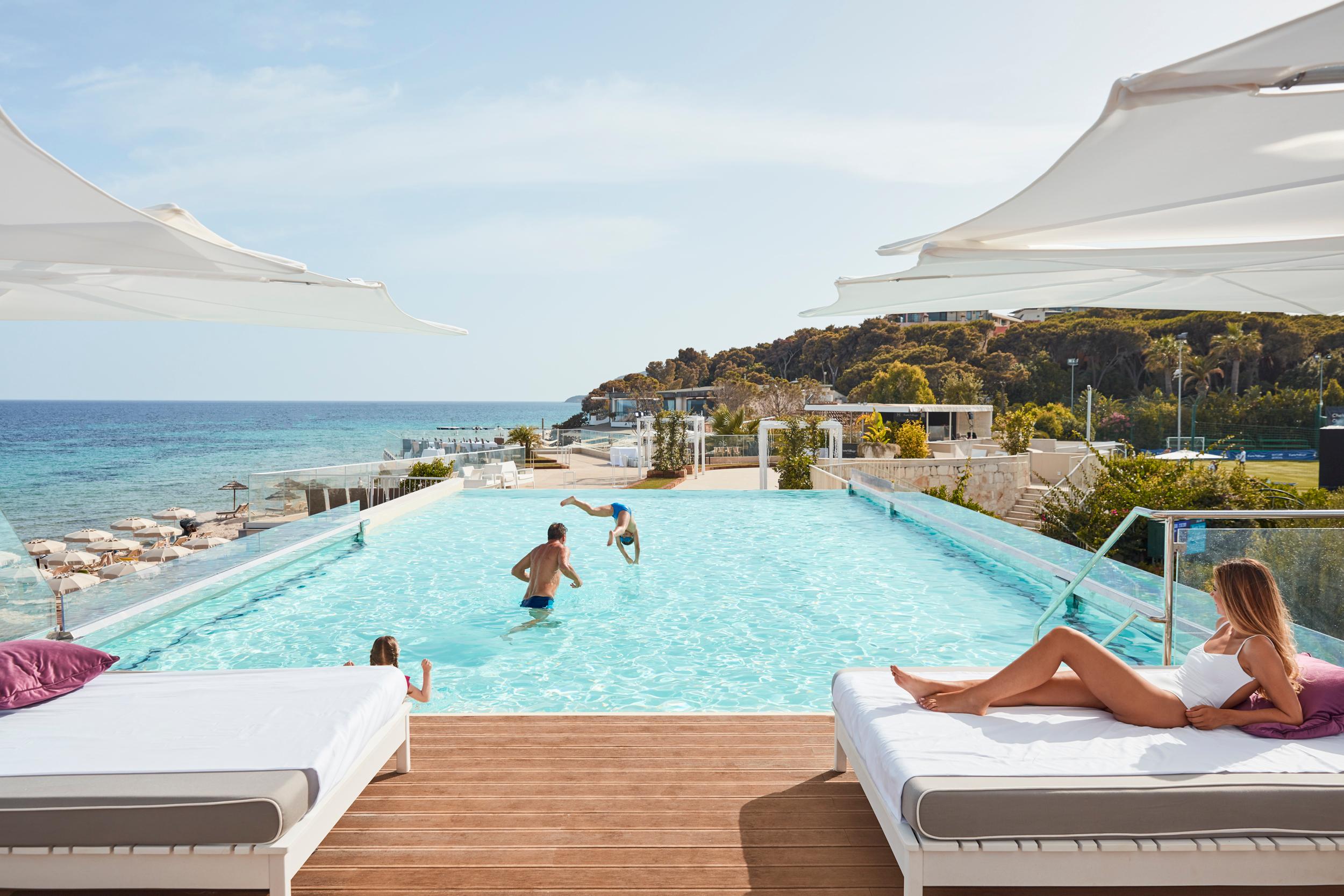 Vista Piscina Forte Village Resort – Le Palme