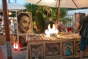 Actividad - Explora el Mercado Hippy Nocturno